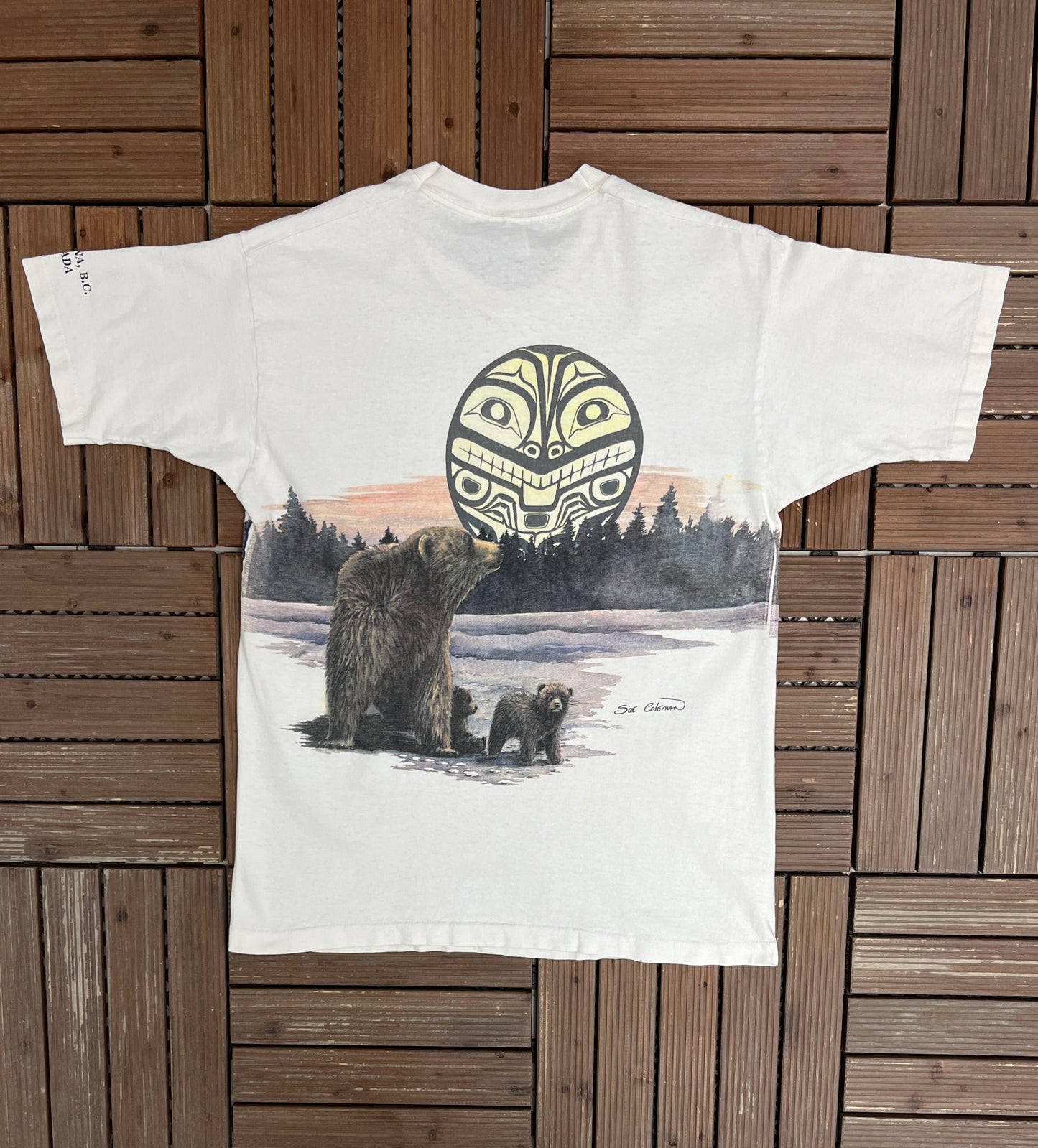 Kelowna, British Columbia Scenic Graphic Tee | Size Large | Vintage 1990s Scenic Animal White T-Shirt |