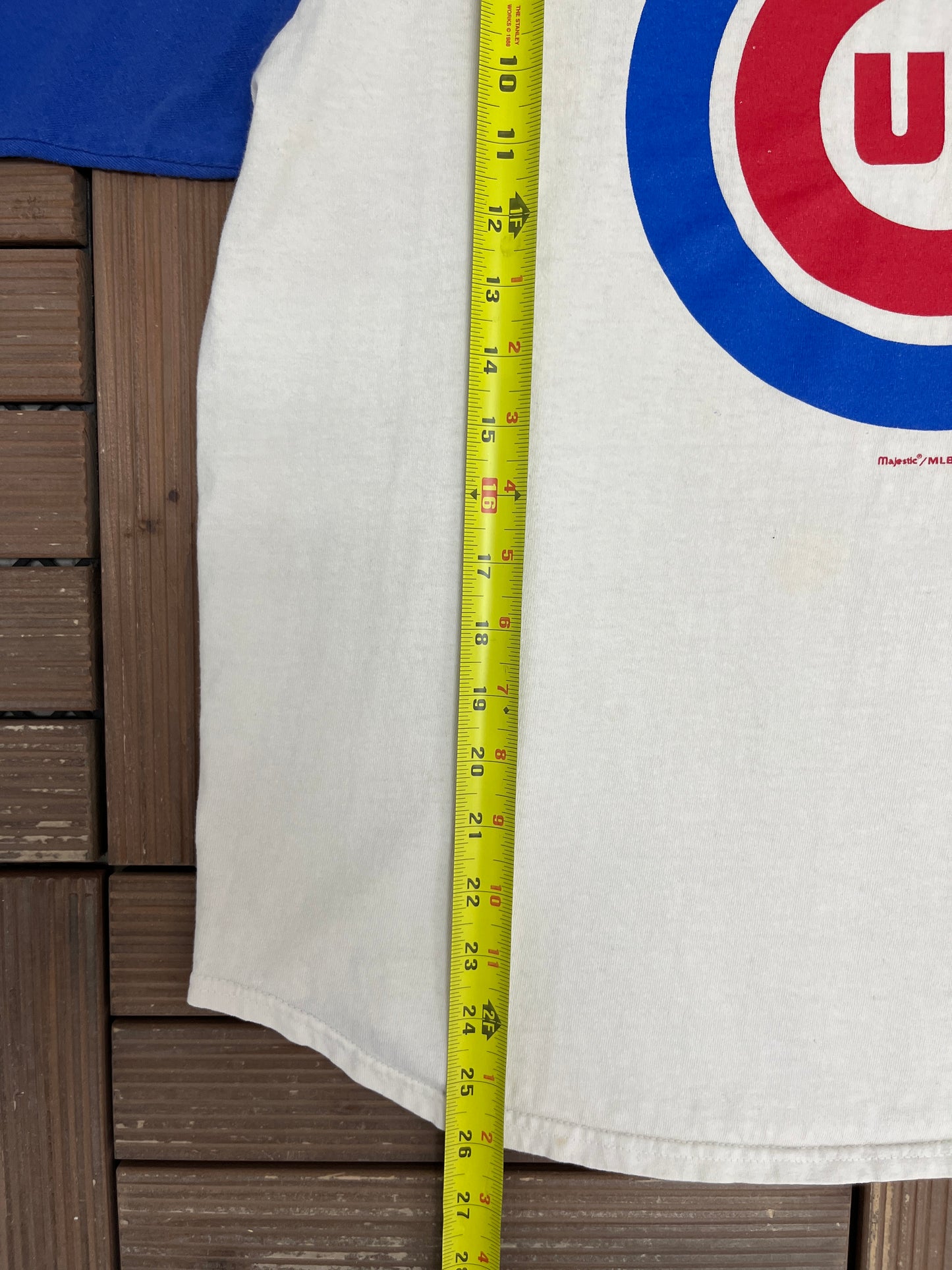 Chicago Cubs Graphic Tee | Size Large | Vintage 2000s MLB Baseball White 3/4 Sleeve Shirt |