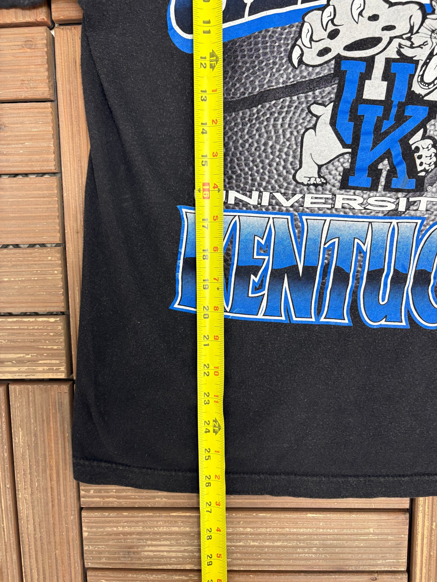 Kentucky Wildcats 1996 National Champions Graphic Tee | Size Large | Vintage 1990s College Basketball Black T-Shirt |