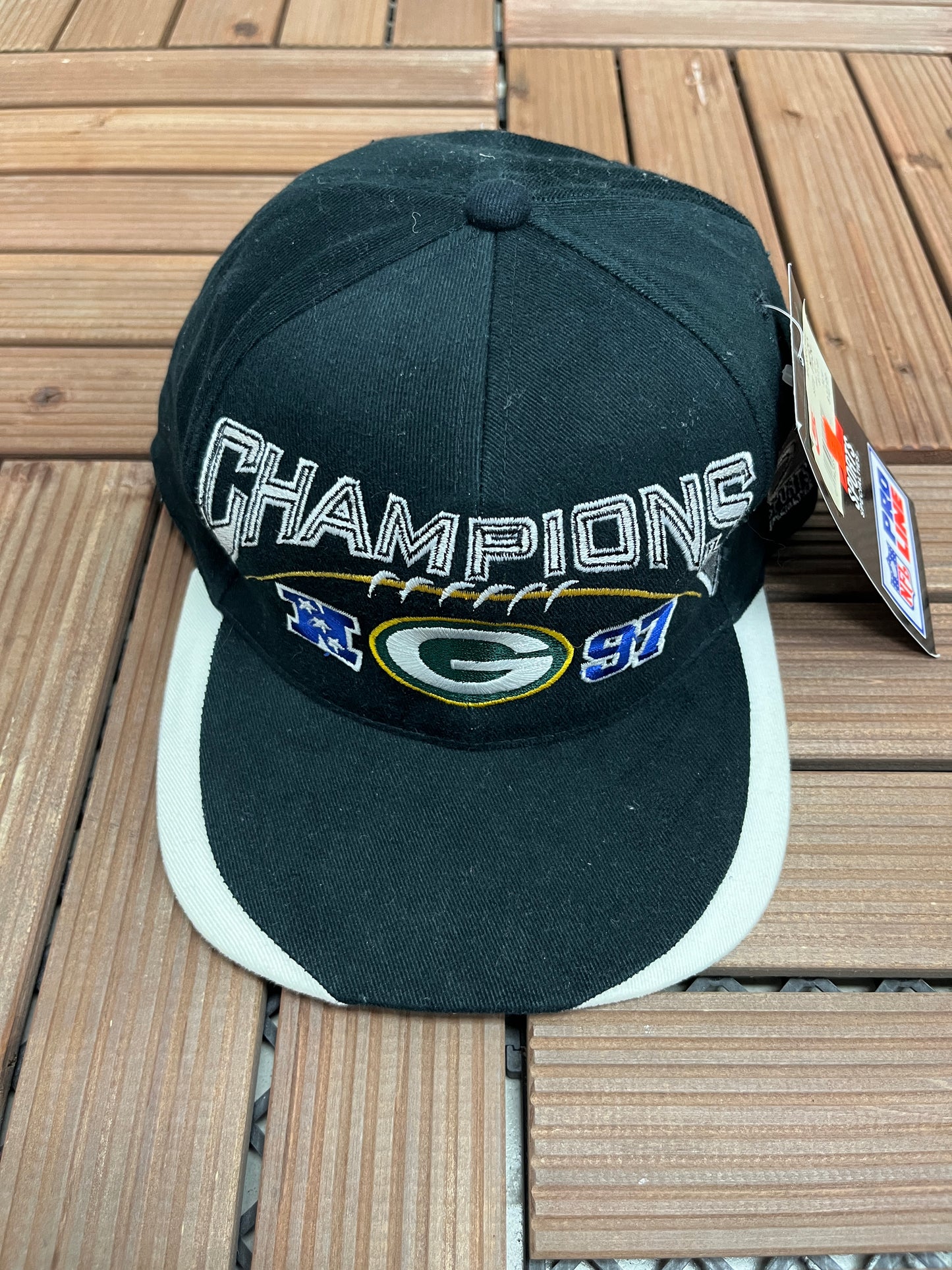 Green Bay Packers 1997 NFC Champions Graphic Hat | Snap Back | Vintage 1990s Sports Specialties NFL Black Cap |