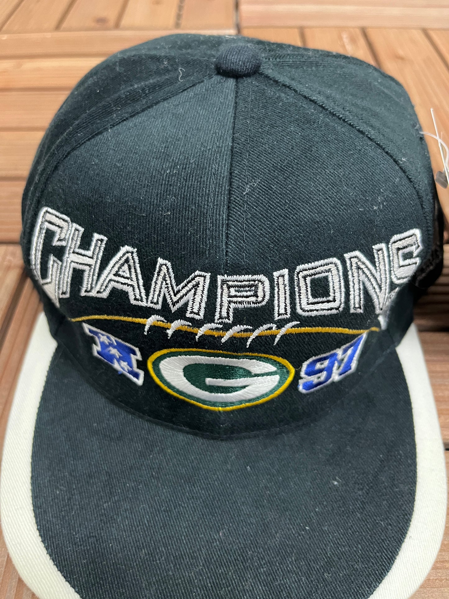 Green Bay Packers 1997 NFC Champions Graphic Hat | Snap Back | Vintage 1990s Sports Specialties NFL Black Cap |