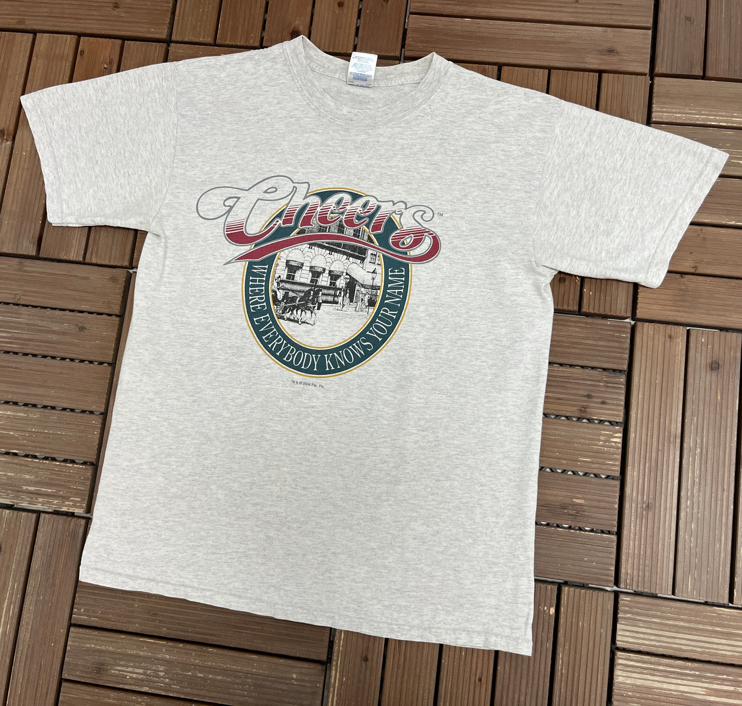 Cheers Where Everybody Knows Your Name Graphic Tee | Size Medium | Vintage 2000s Television Series Grey T-Shirt |