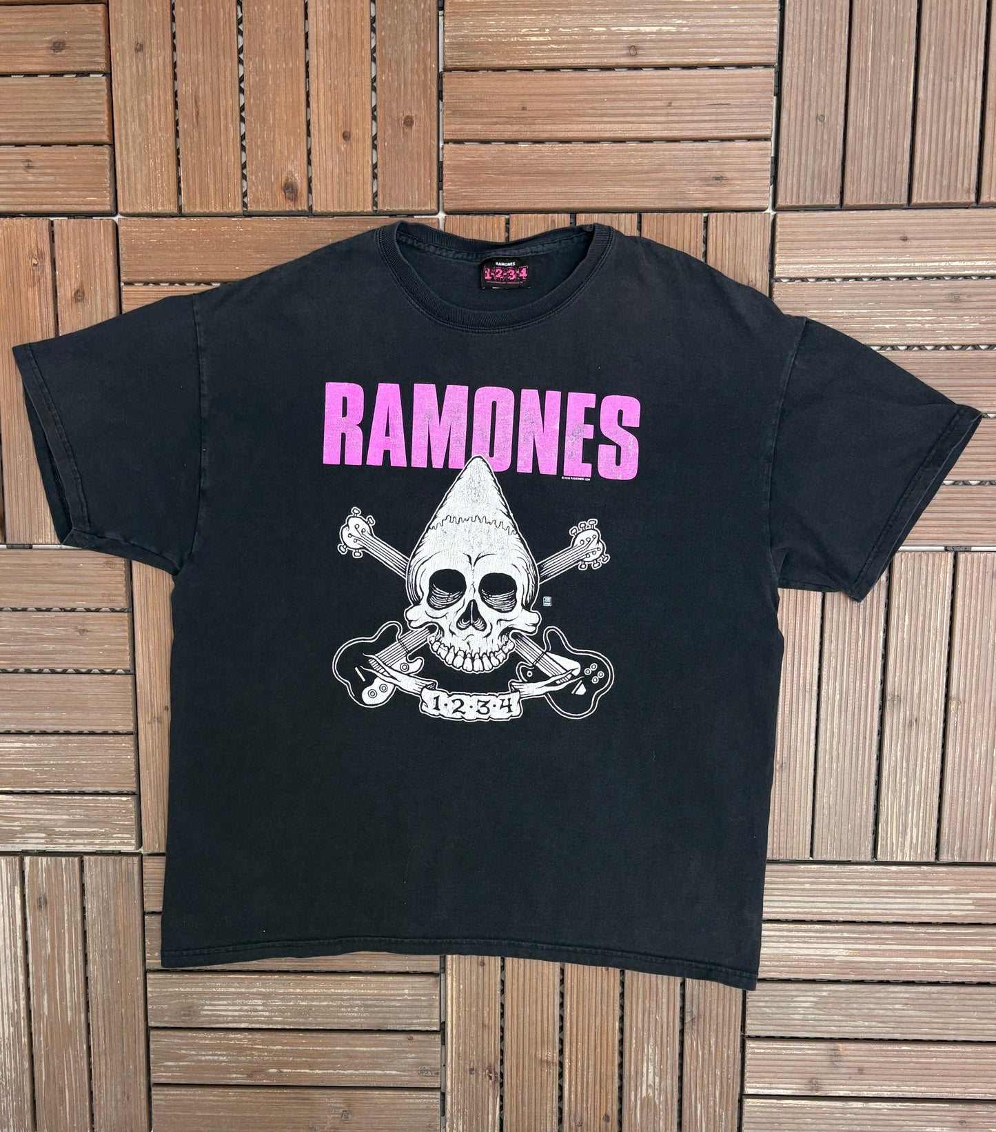 Ramones Gabba Gabba Hey Graphic Tee | Size X-Large | Vintage 2000s Rock Band Black T-Shirt |