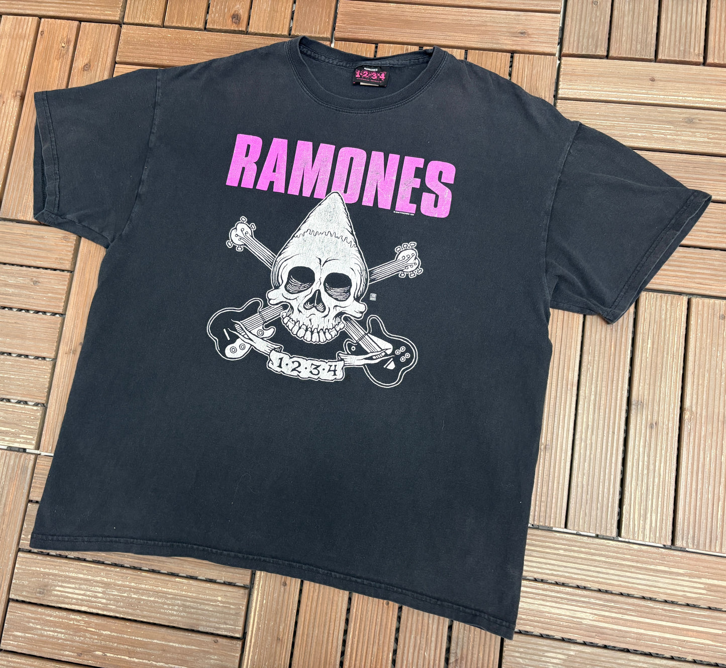 Ramones Gabba Gabba Hey Graphic Tee | Size X-Large | Vintage 2000s Rock Band Black T-Shirt |
