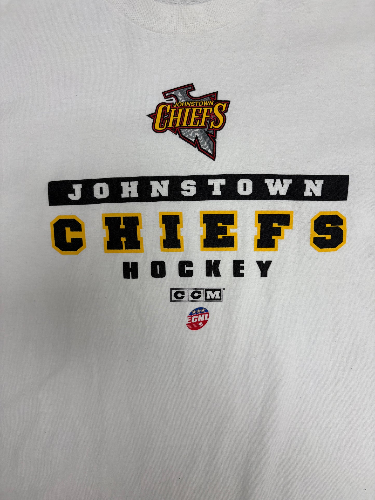 Johnstown Chiefs Hockey Graphic Tee | Size X-Large | Vintage 2000s ECHL Hockey White T-Shirt |