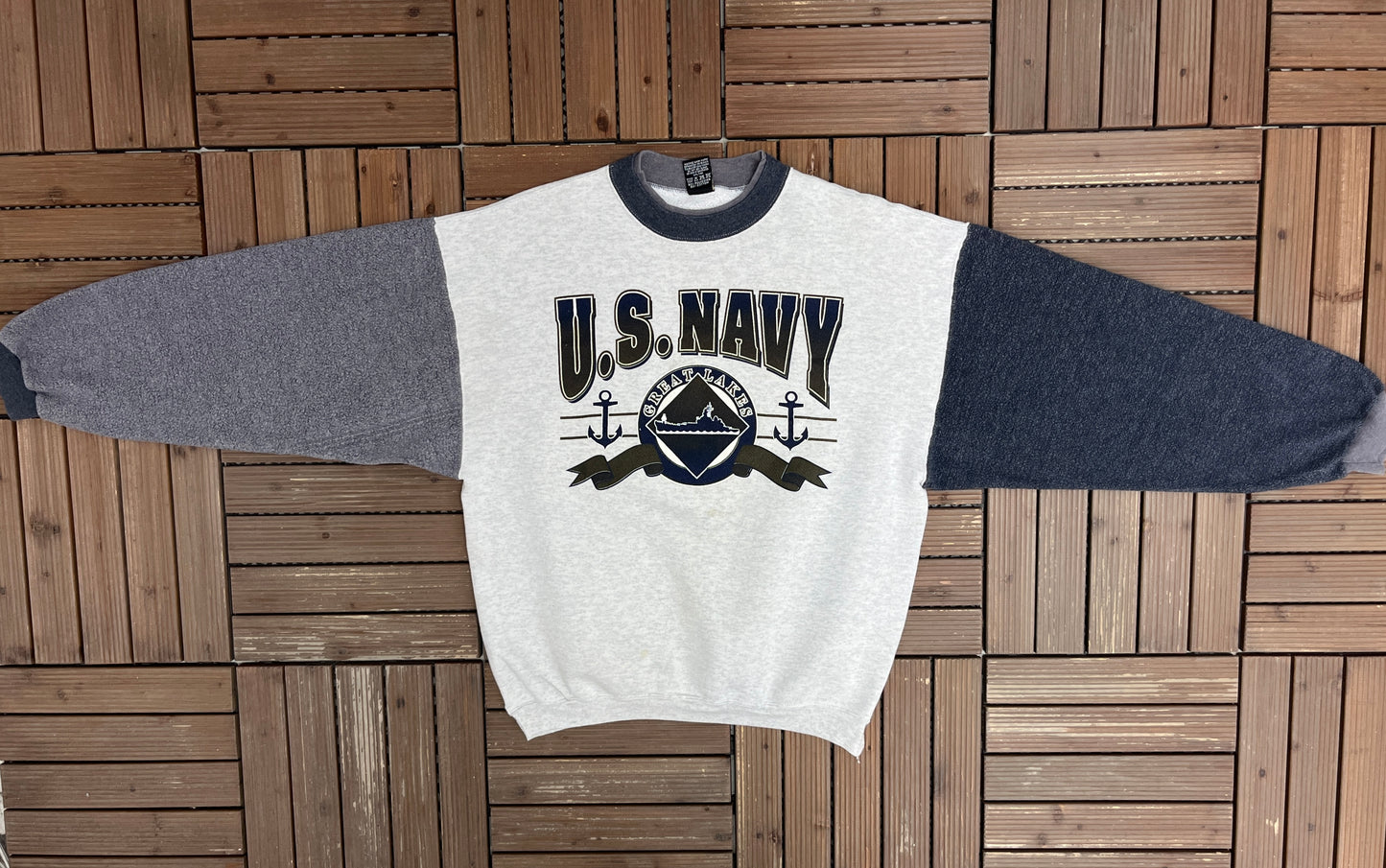 U.S. Navy Great Lakes Graphic Crewneck | Size Large | Vintage 1990s Made in USA Grey Sweater |