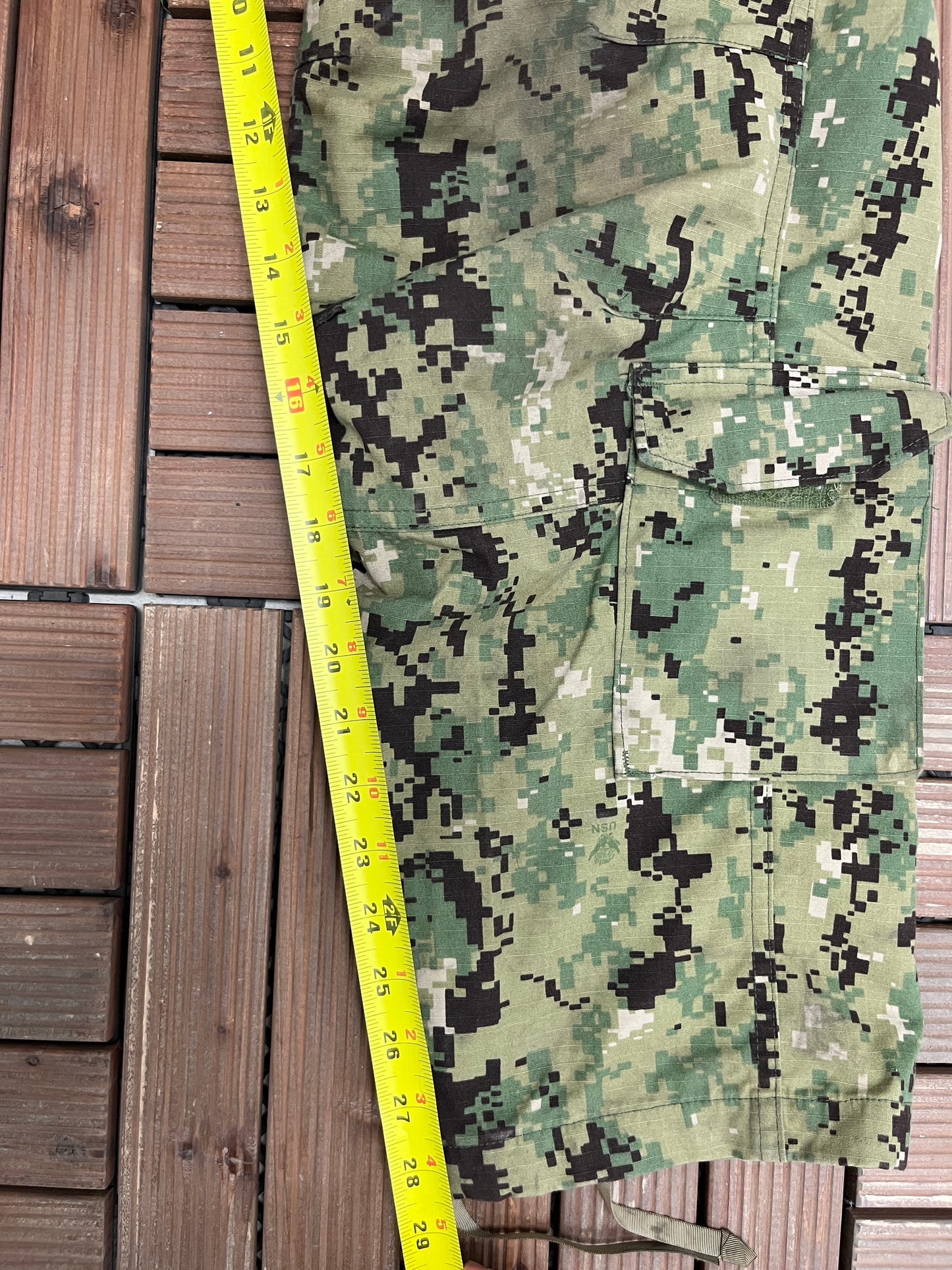 Camouflage Army Cargo Pants | Size Medium-Short | Vintage 1990s Camouflage Green Cargo Pants |