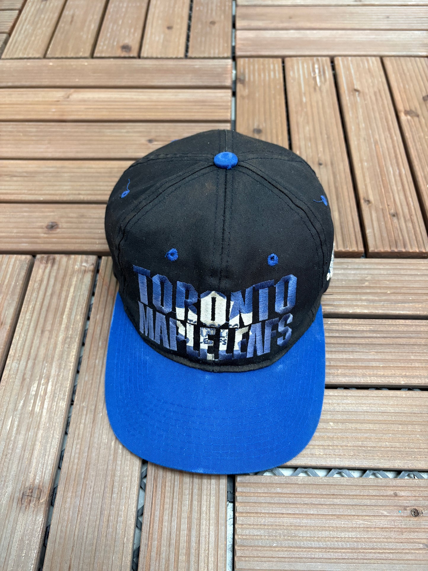 Toronto Maple Leafs Embroidered Graphic Hat | Metal Clasp | Vintage 1990s NHL Hockey Black Cap |