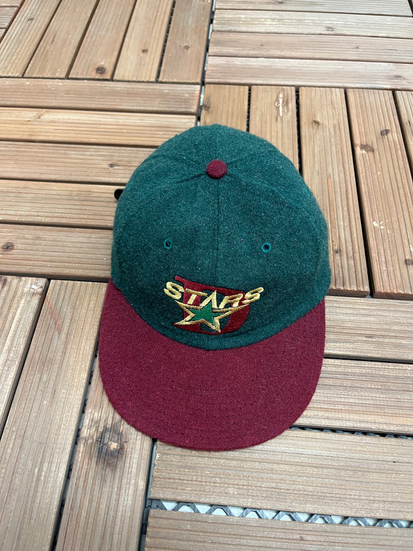 Dallas Stars Embroidered Graphic Hat | Metal Clasp | Vintage 1990s NHL Hockey Green Cap |