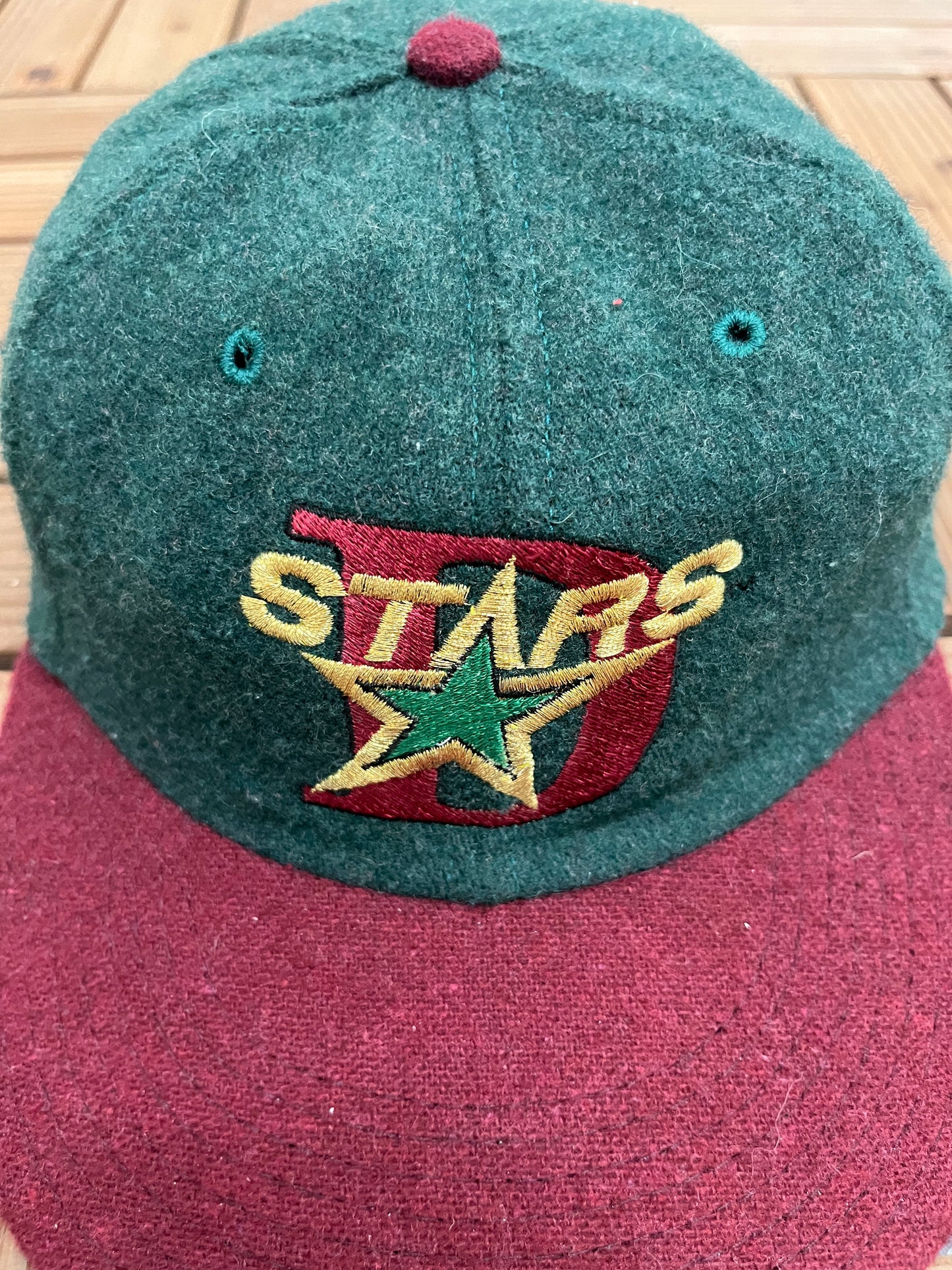 Dallas Stars Embroidered Graphic Hat | Metal Clasp | Vintage 1990s NHL Hockey Green Cap |