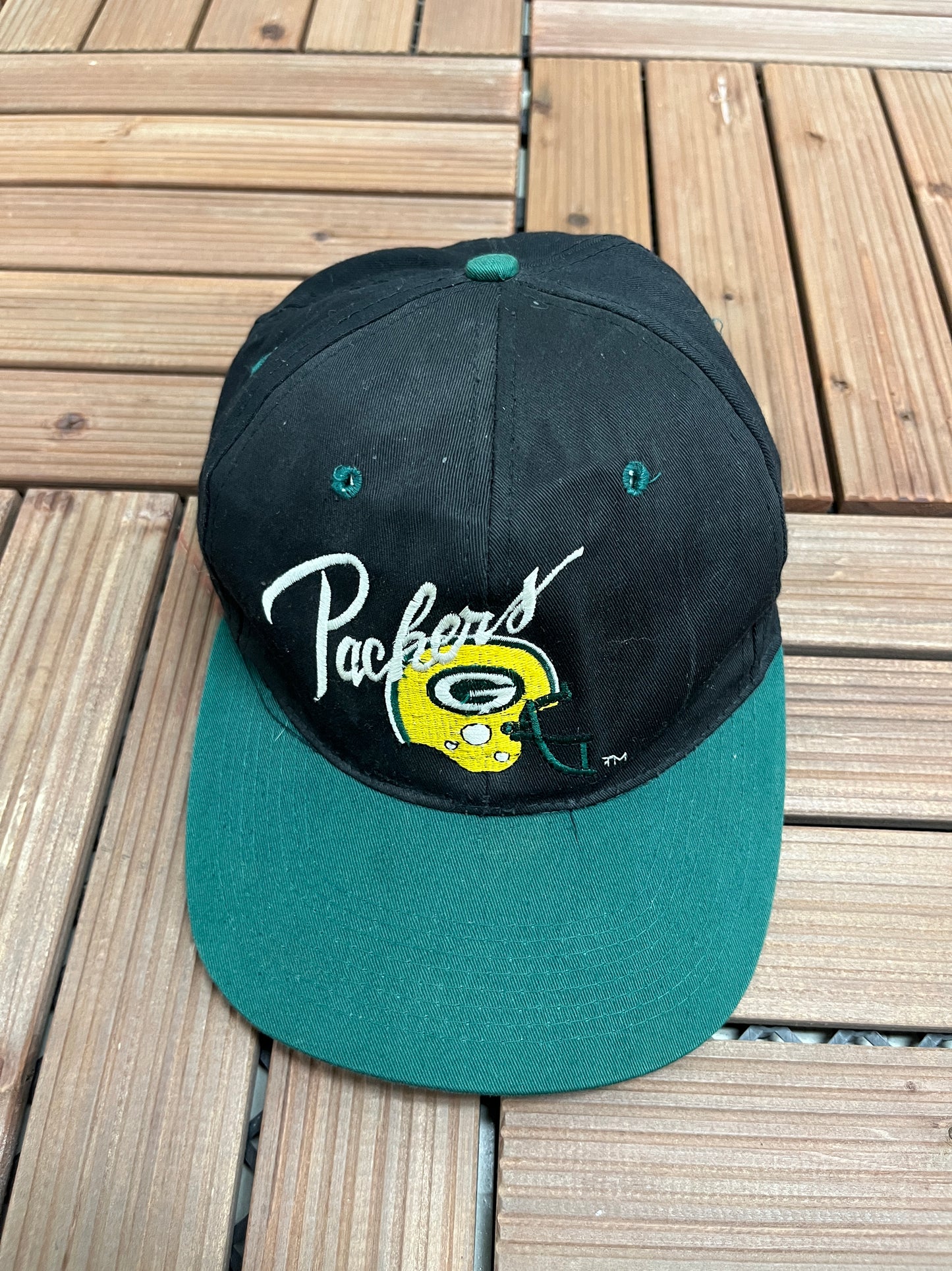 Green Bay Packers Embroidered Graphic Hat | Snap Back | Vintage 1990s NFL Football Black Cap |