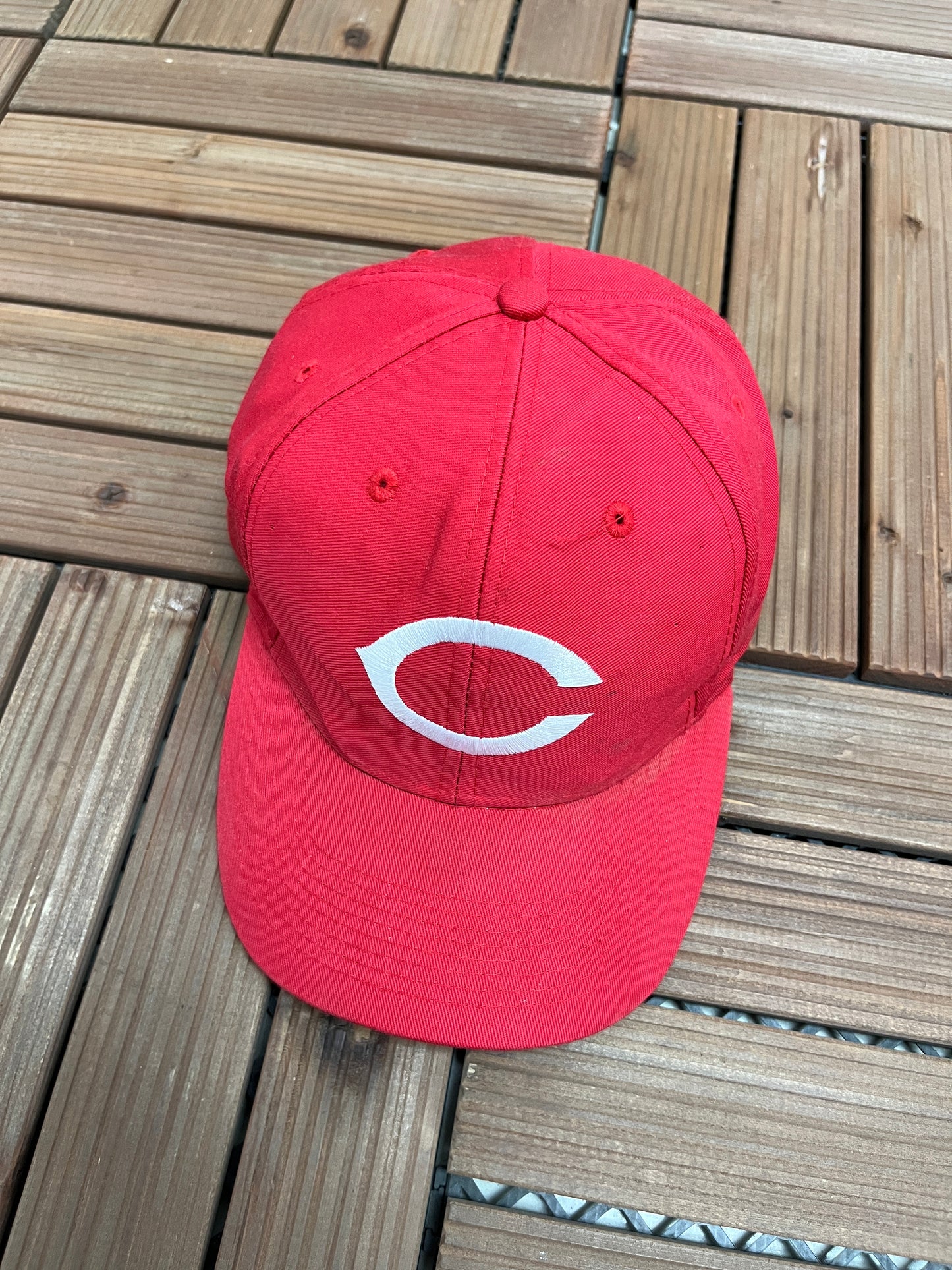 Cincinnati Reds Embroidered Graphic Hat | Snap Back | Vintage 1990s MLB Baseball Red Cap |