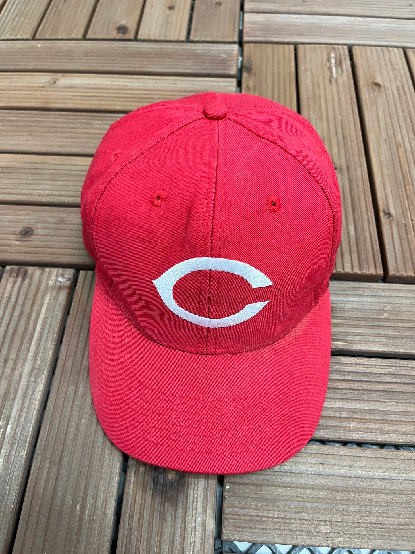 Cincinnati Reds Embroidered Graphic Hat | Snap Back | Vintage 1990s MLB Baseball Red Cap |