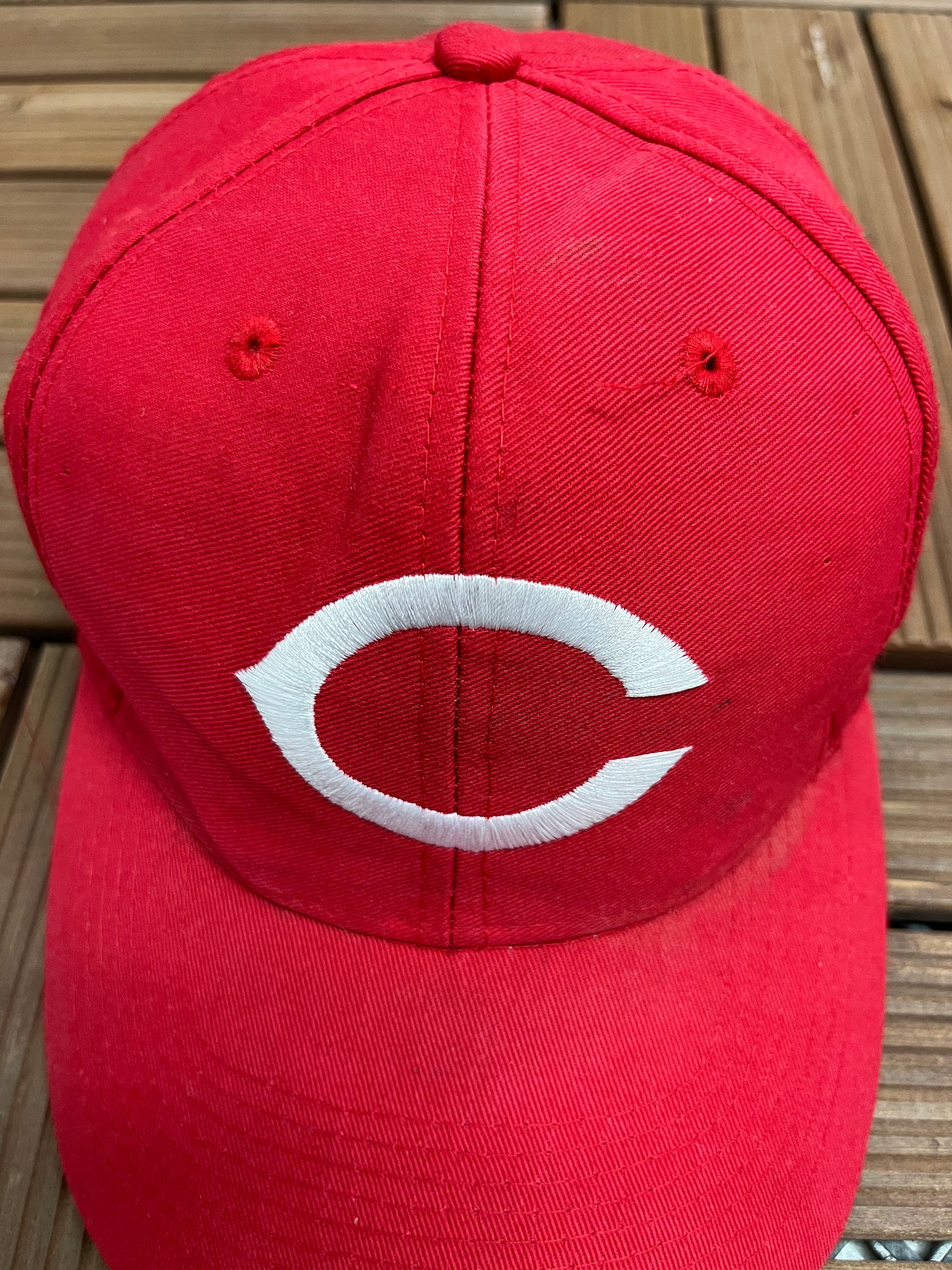 Cincinnati Reds Embroidered Graphic Hat | Snap Back | Vintage 1990s MLB Baseball Red Cap |