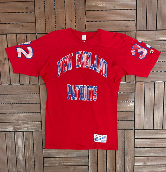 New England Patriots Graphic Tee | Size Medium | Vintage 1990s NFL Football Red T-Shirt |