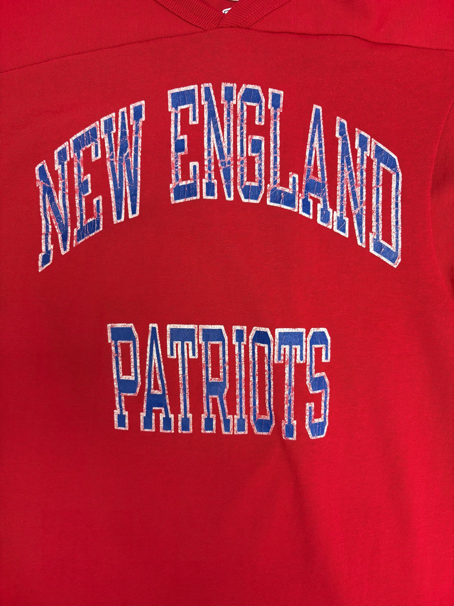 New England Patriots Graphic Tee | Size Medium | Vintage 1990s NFL Football Red T-Shirt |