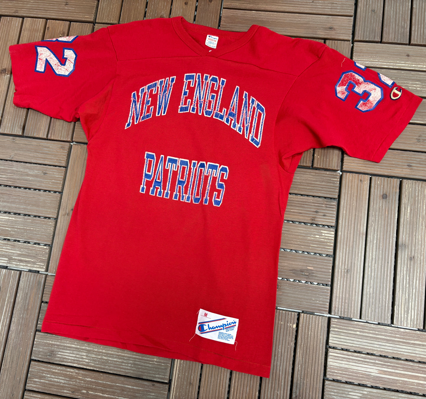 New England Patriots Graphic Tee | Size Medium | Vintage 1990s NFL Football Red T-Shirt |