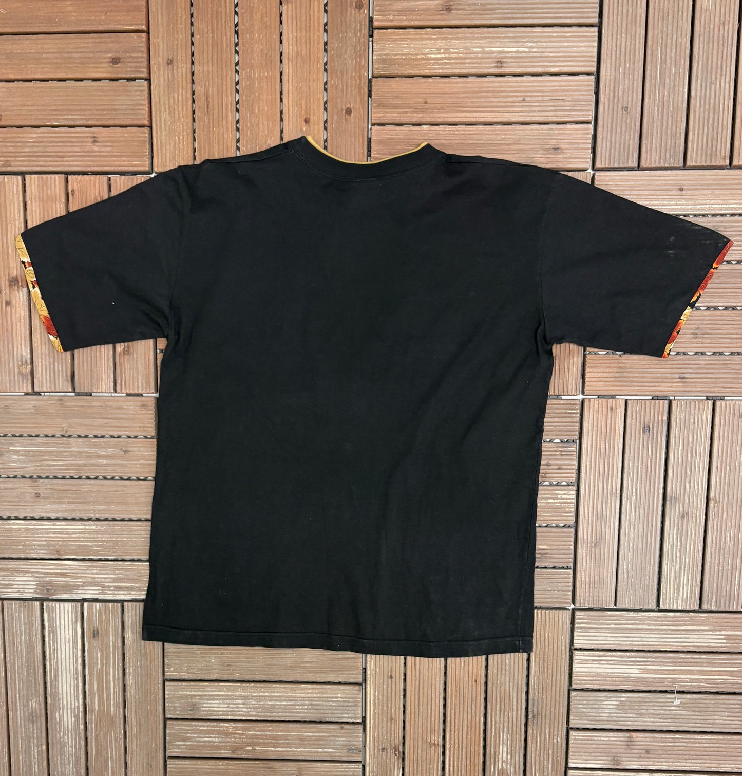 Montreal, Canada Maple Leaves Graphic Tee | Size Large | Vintage 1990s Tourist Black T-Shirt |