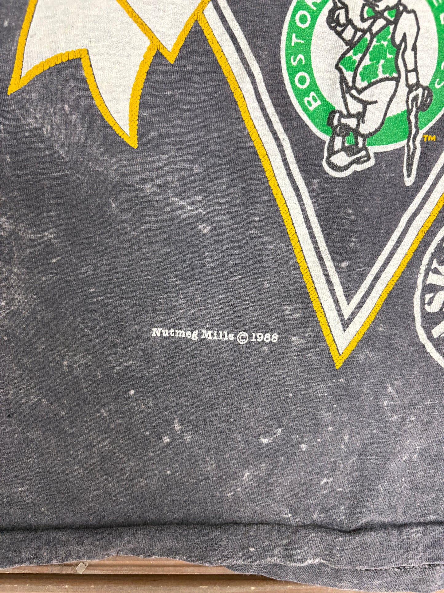 Boston Celtics Graphic Tee | Size Small | Vintage 1980s NBA Basketball Grey T-Shirt |