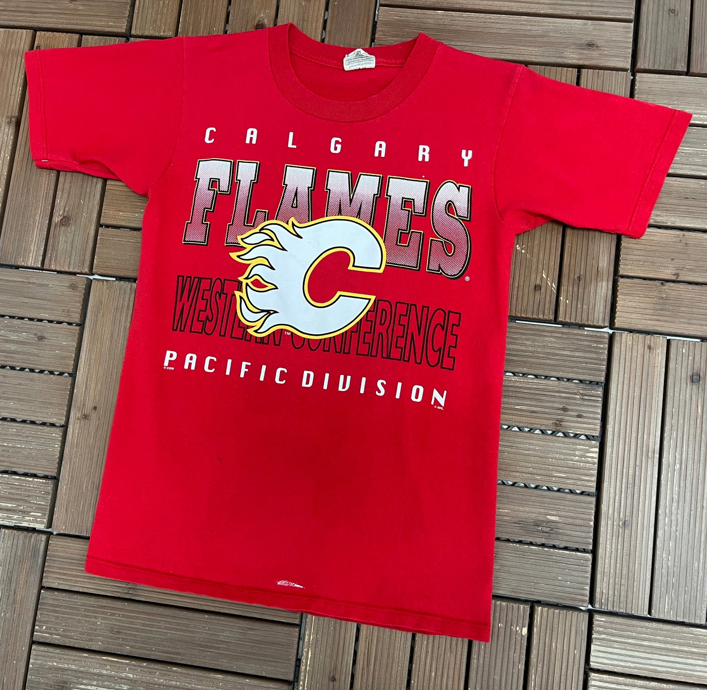 Calgary Flames Graphic Tee | Size Small | Vintage 1990s NHL Hockey Red T-Shirt |