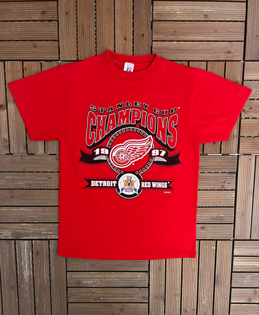 Detroit Red Wings Stanley Cup Champions 1997 Graphic Tee | Size Medium | Vintage 1990s NHL Hockey Red T-Shirt |