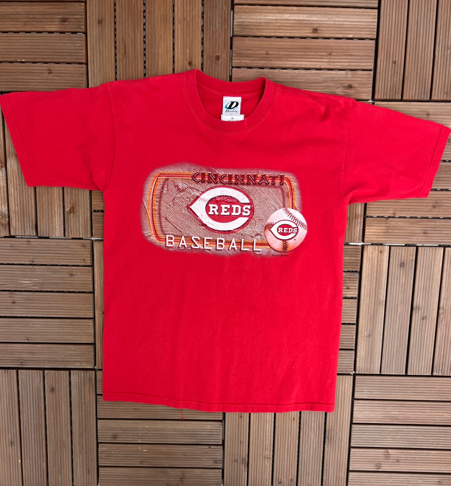 Cincinnati Reds Baseball Graphic Tee | Size Large | Vintage 2000s MLB Baseball Red T-Shirt |