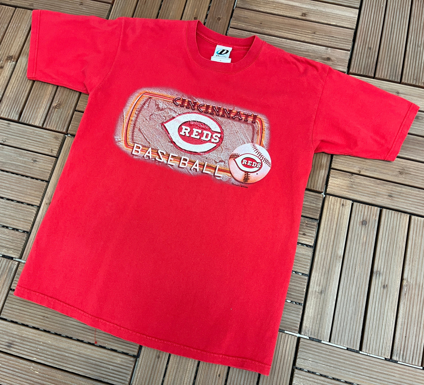 Cincinnati Reds Baseball Graphic Tee | Size Large | Vintage 2000s MLB Baseball Red T-Shirt |