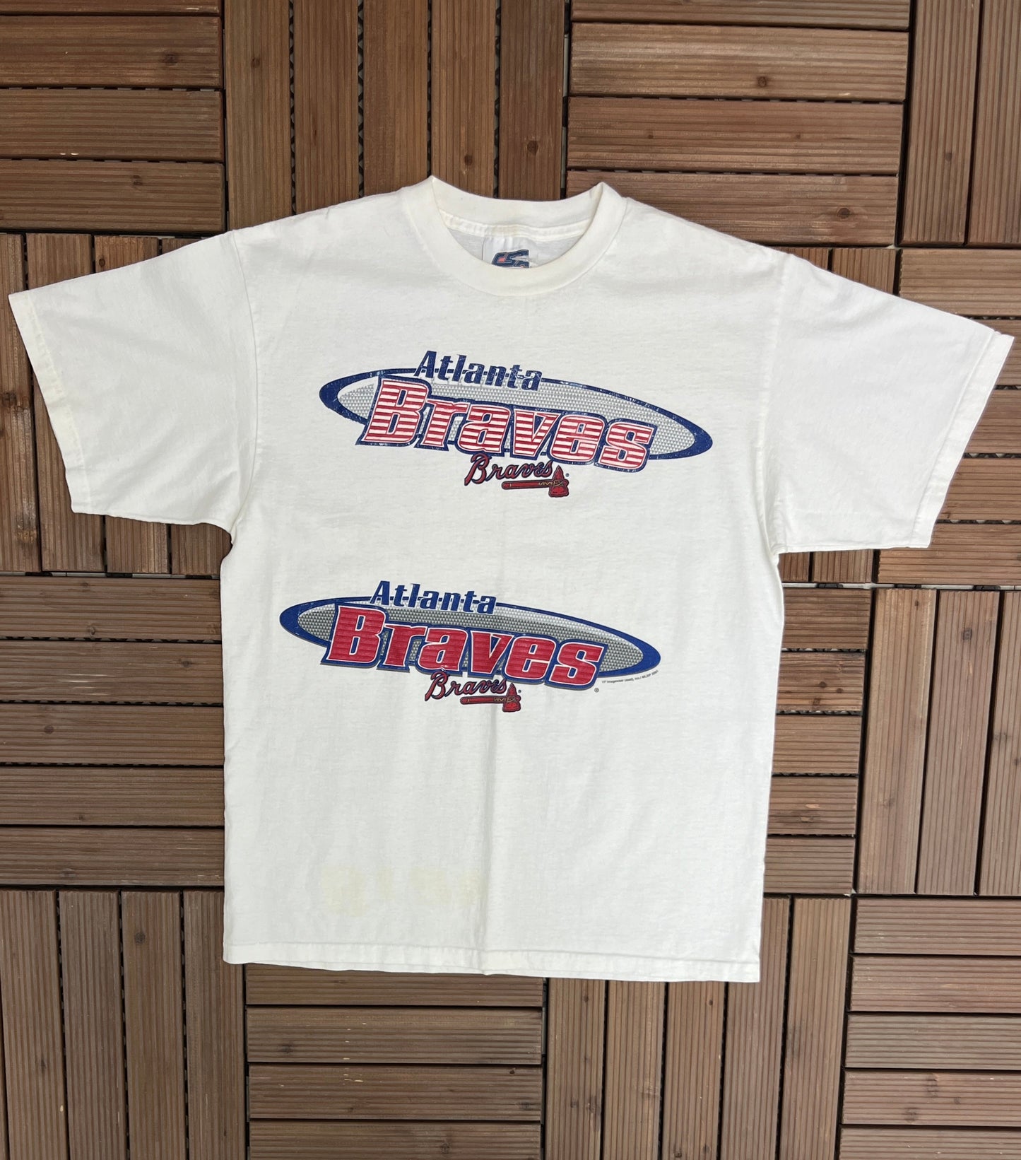 Atlanta Braves Baseball Graphic Tee | Size Medium | Vintage 2000s MLB Baseball White T-Shirt |