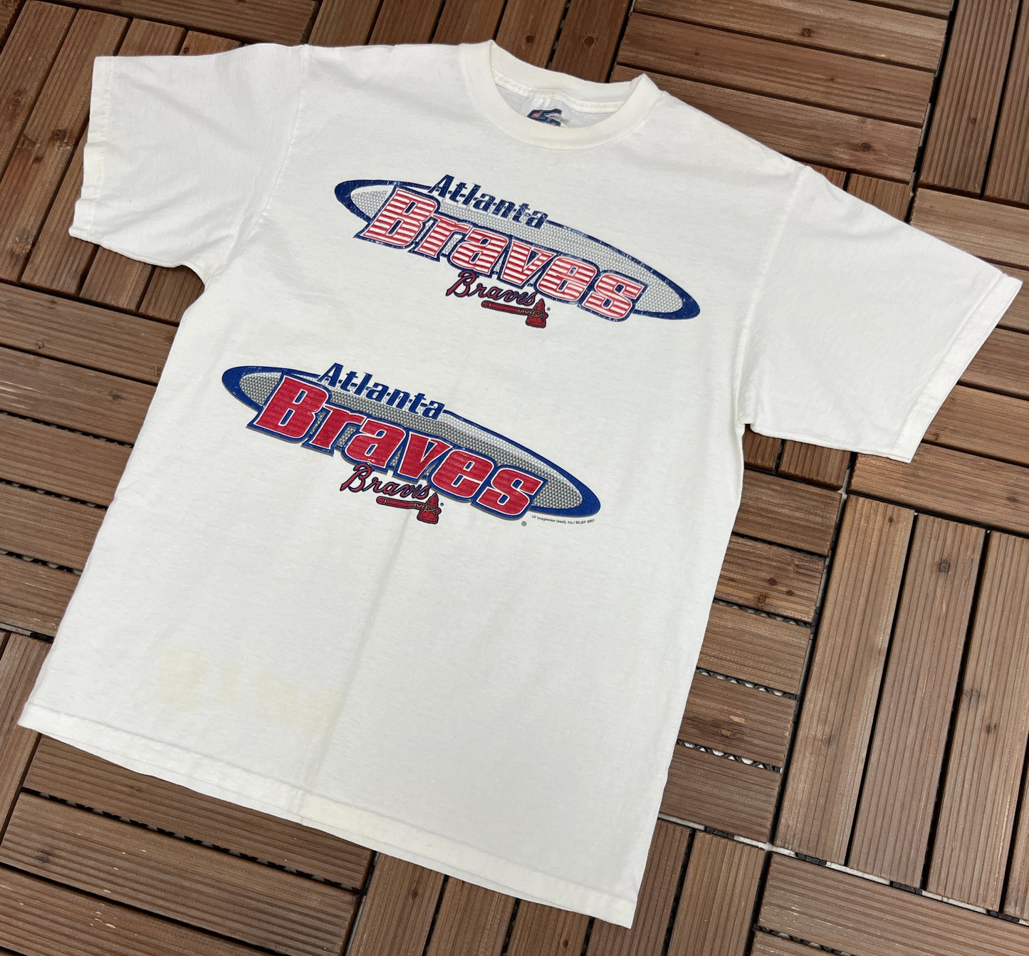 Atlanta Braves Baseball Graphic Tee | Size Medium | Vintage 2000s MLB Baseball White T-Shirt |