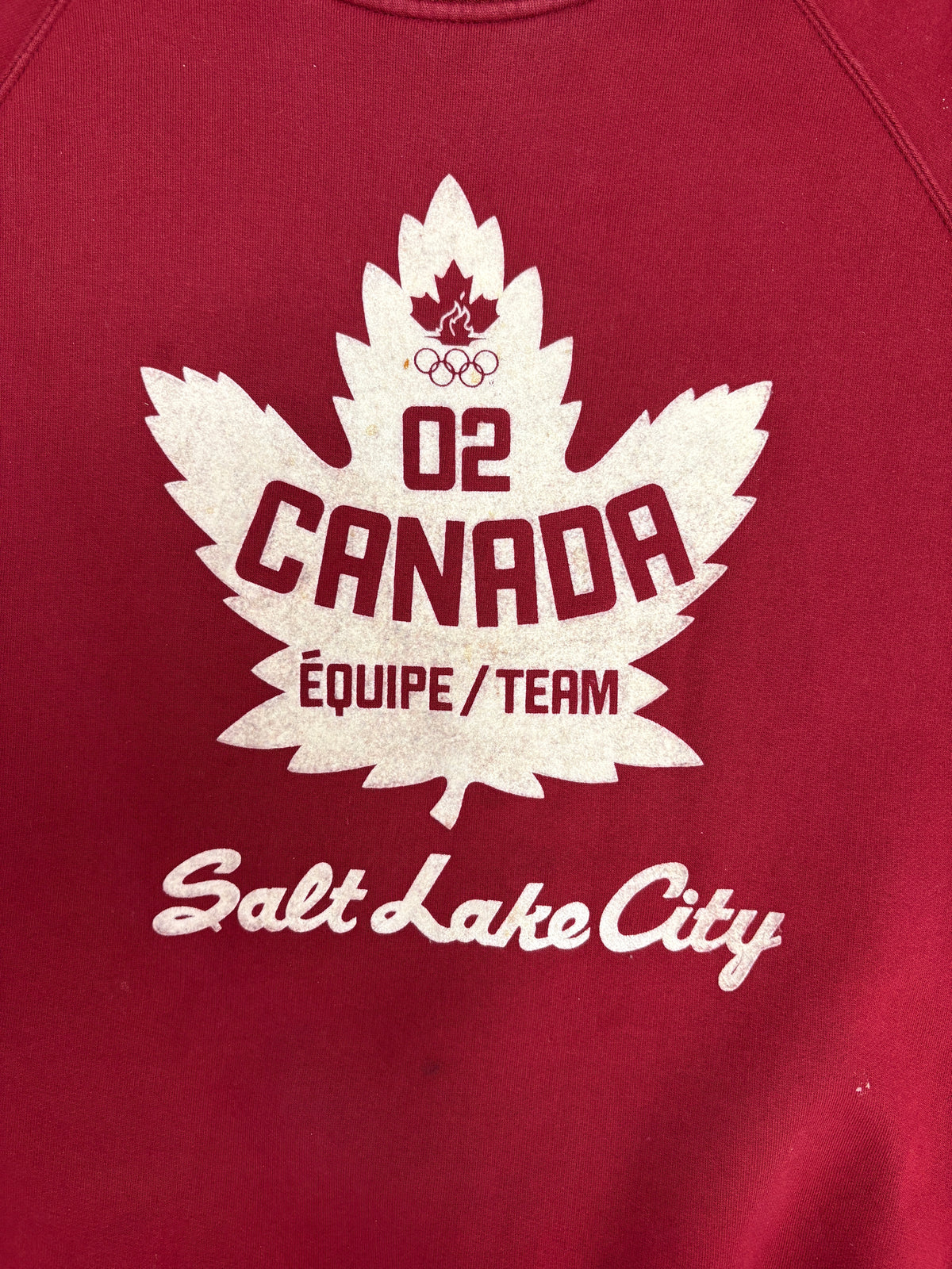 Team Canada 2002 Salt Lake City Olympics Graphic Crewneck | Size Large | Vintage 2000s Promotional Red Sweater |