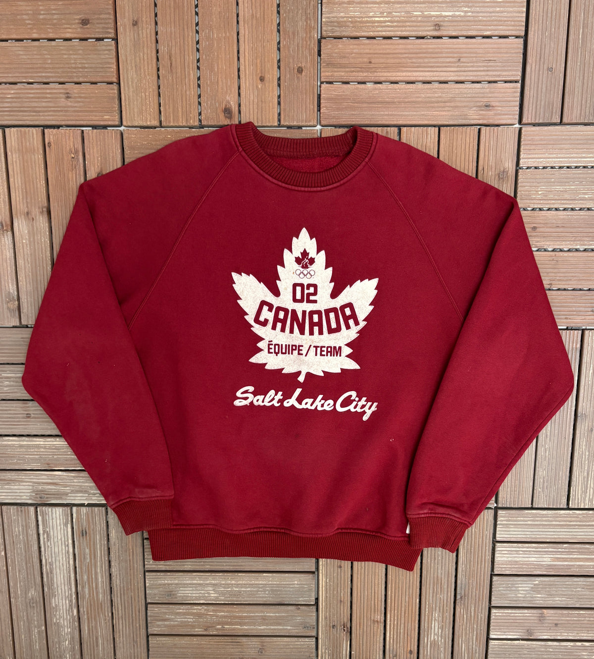 Team Canada 2002 Salt Lake City Olympics Graphic Crewneck | Size Large | Vintage 2000s Promotional Red Sweater |