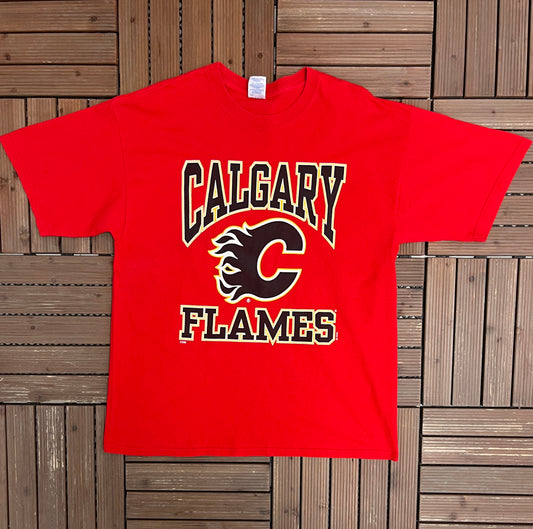 Calgary Flames Graphic Tee | Size X-Large | Vintage 2000s NHL Hockey Red T-Shirt |