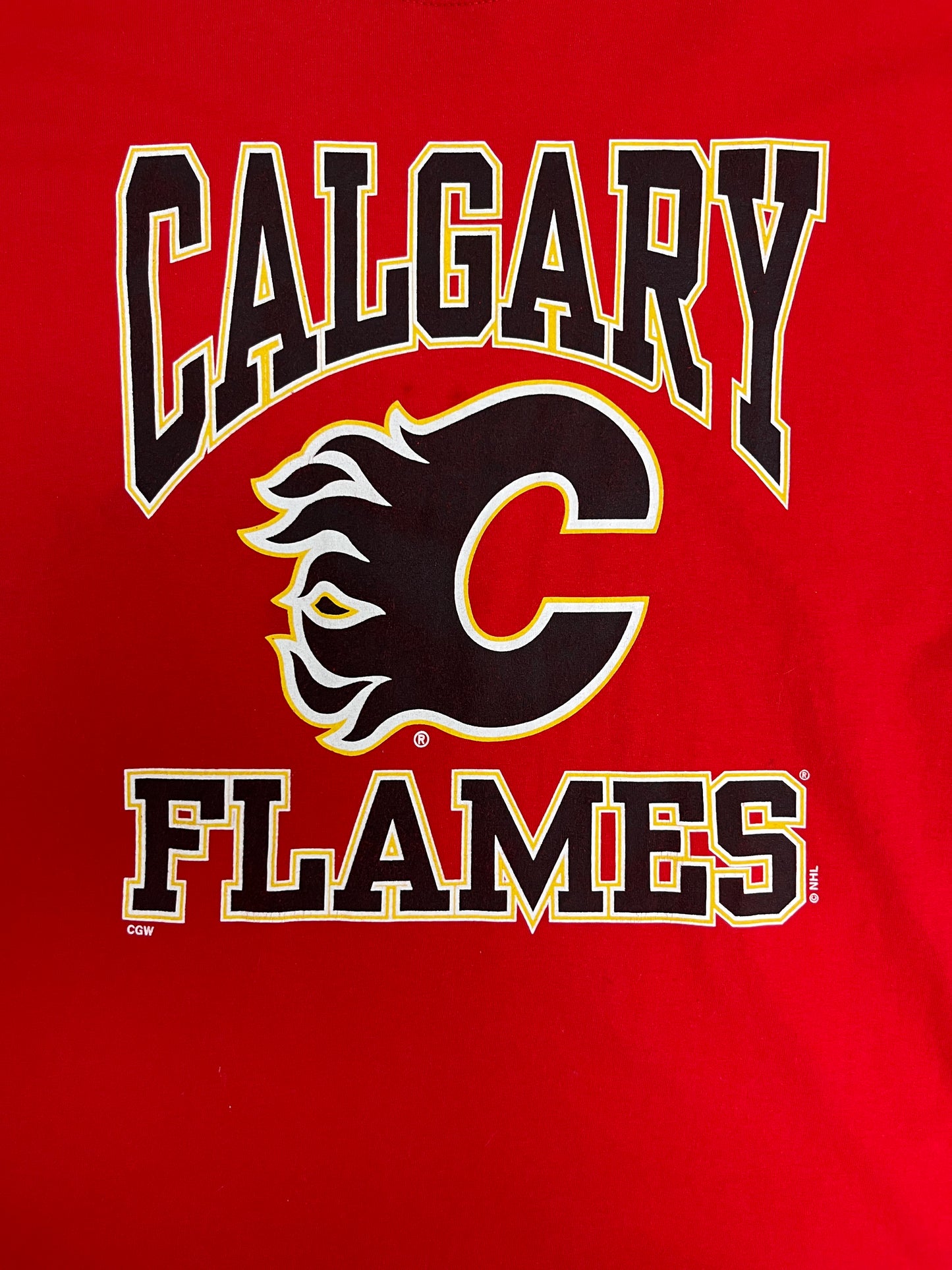 Calgary Flames Graphic Tee | Size X-Large | Vintage 2000s NHL Hockey Red T-Shirt |