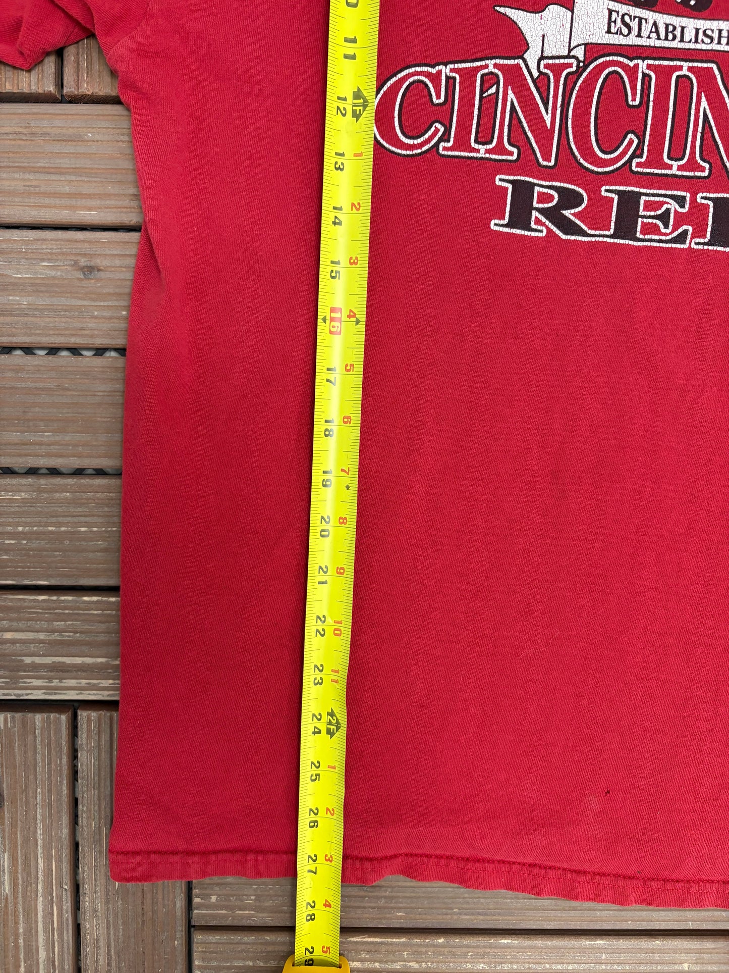 Cincinnati Reds Graphic Tee | Size Large | Vintage 2000s MLB Baseball Red T-Shirt |