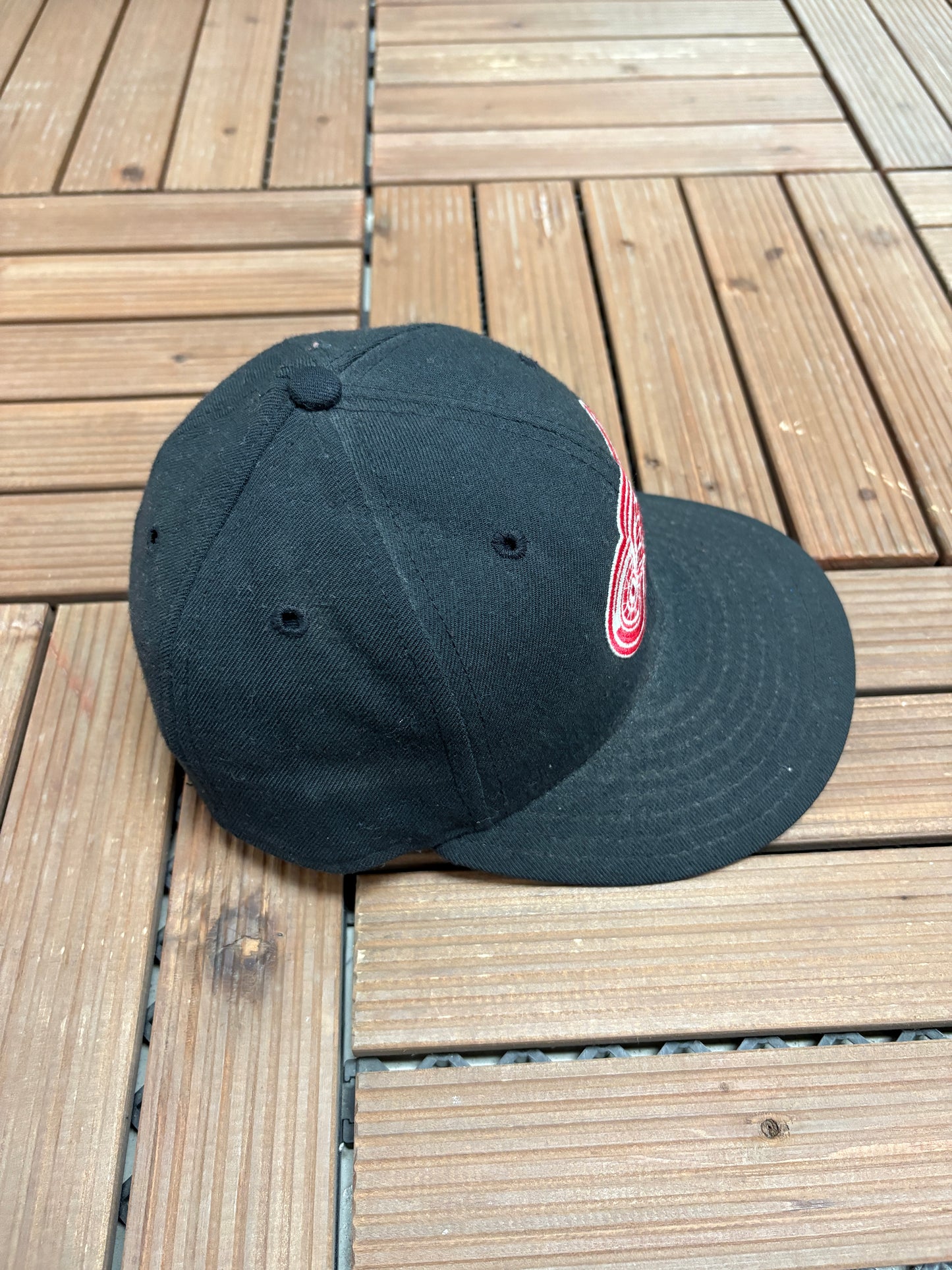 Detroit Red Wings Embroidered Graphic Hat | Size 6 7/8 | Vintage 1990s NHL Hockey Black Cap |
