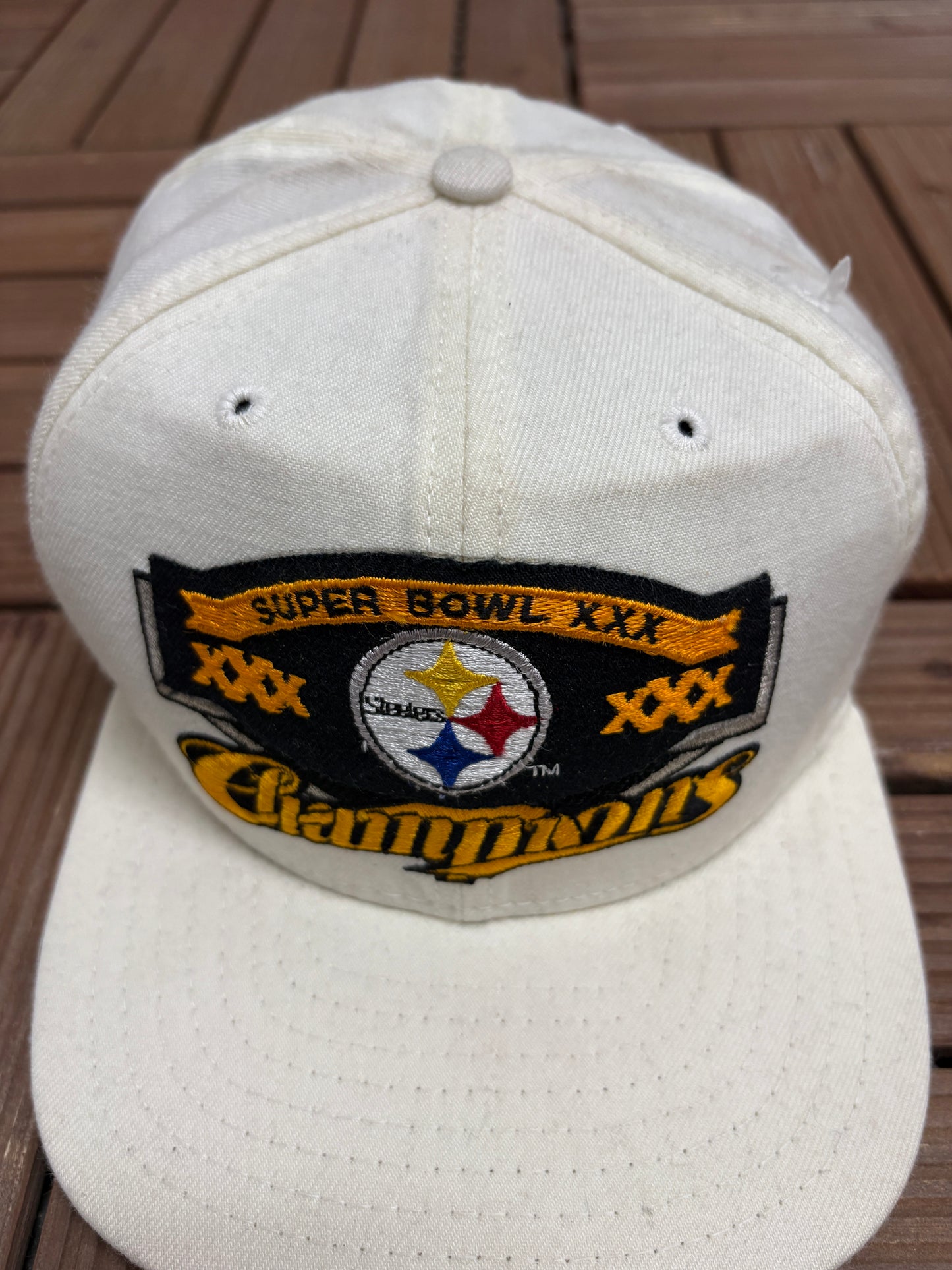 Pittsburgh Steelers Super Bowl XXX Champions Graphic Hat | Snap Back | Vintage 1990s NFL Football White Cap |