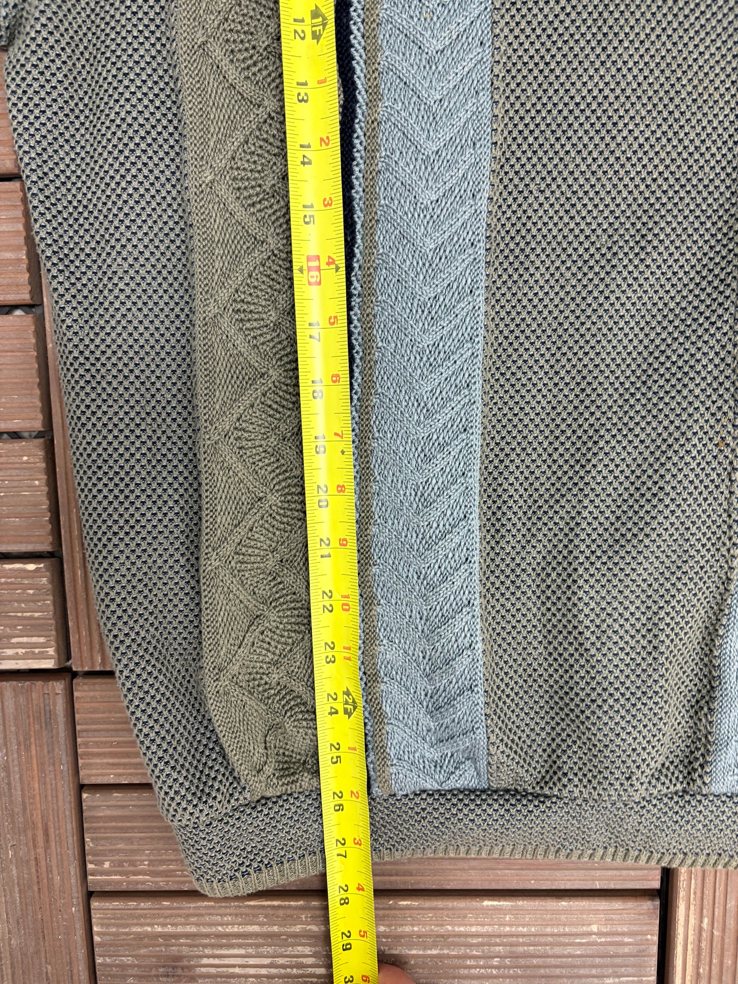 Tundra Canada 3D Knit Collared Sweater | Size Large | Vintage 1990s Green/Brown Collared Long Sleeve |