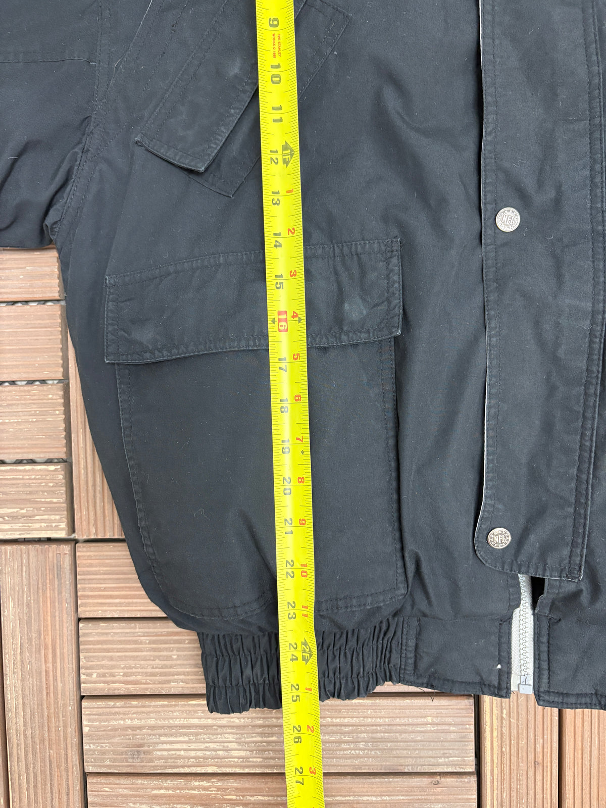 Los Angeles Raiders Puffer Jacket | Size Large | Vintage 1990s NFL Football Black Jacket |