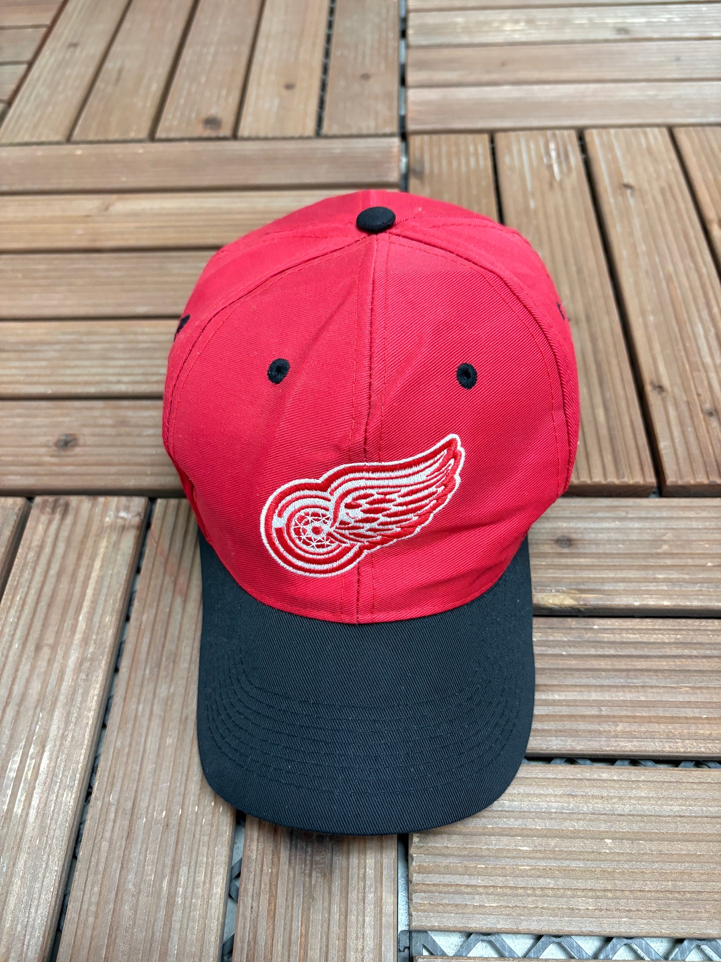 Detroit Red Wings Embroidered Graphic Hat | Snap Back | Vintage 2000s NHL Hockey Red Cap |