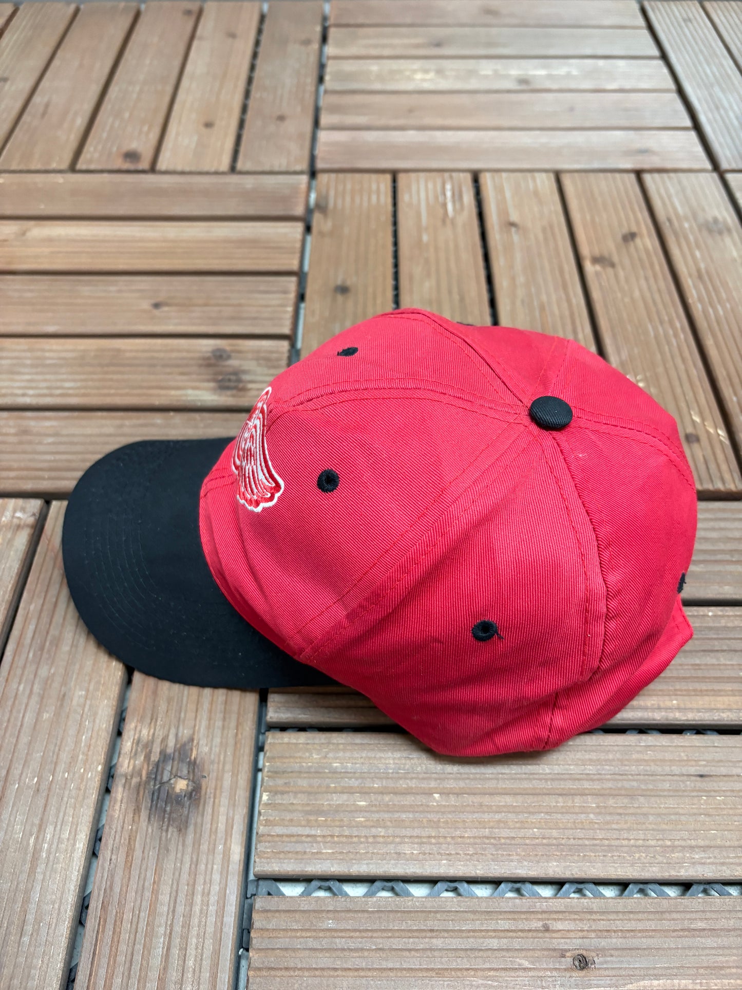 Detroit Red Wings Embroidered Graphic Hat | Snap Back | Vintage 2000s NHL Hockey Red Cap |