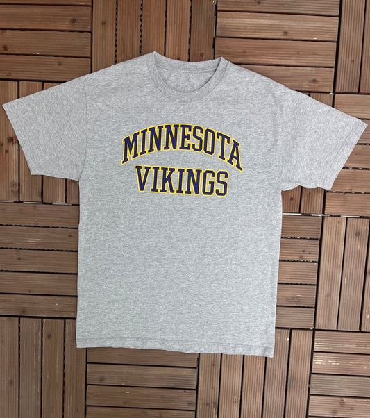 Minnesota Vikings Spell Out Graphic Tee | Size Large | Vintage 2000s NFL Football Grey T-Shirt |