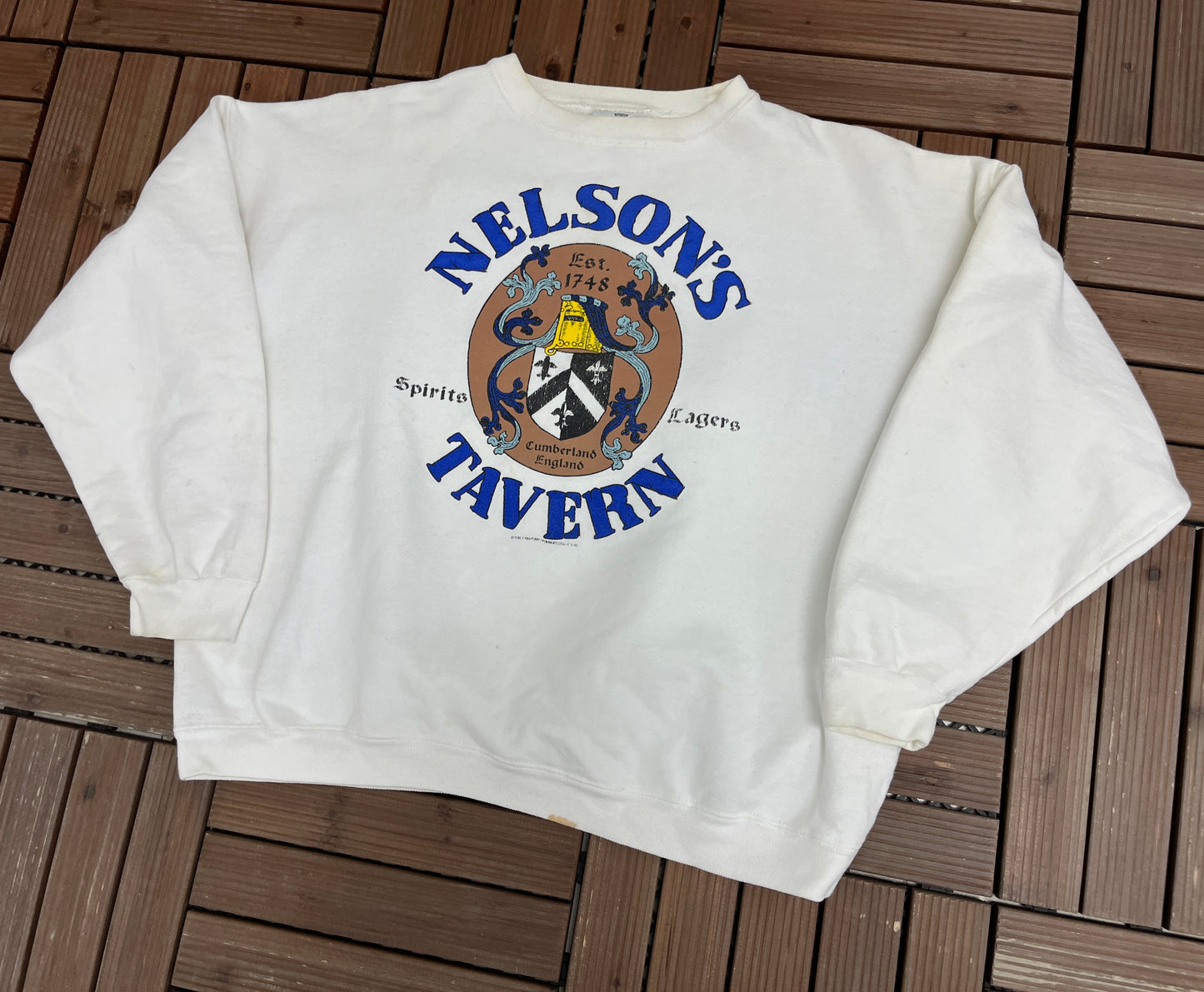 Nelson's Tavern Cumberland, England Graphic Crewneck | Size X-Large | Vintage 1990s Promotional White Sweater | Made in USA |