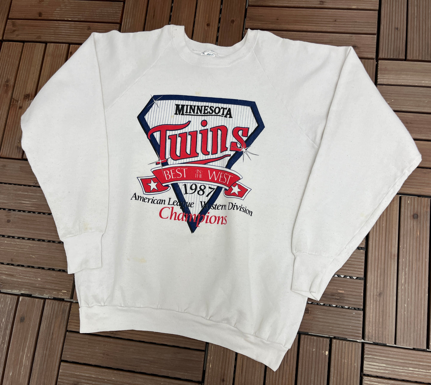 Minnesota Twins AL West Champions 1987 Graphic Crewneck | Size X-Large | Vintage 1980s MLB Baseball White Sweater |