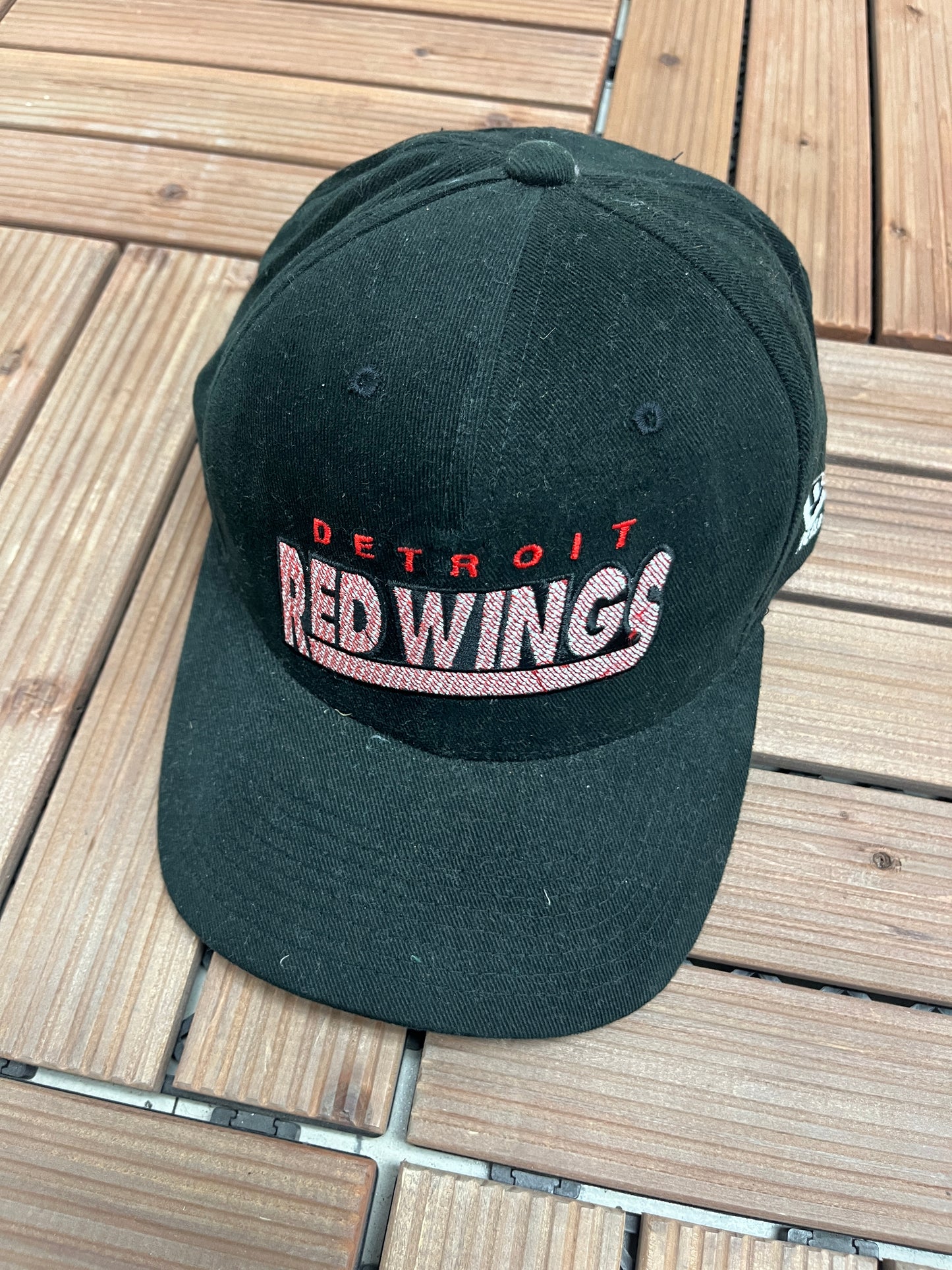 Detroit Red Wings Embroidered Graphic Hat | Snap Back | Vintage 1990s NHL Hockey Black Cap |