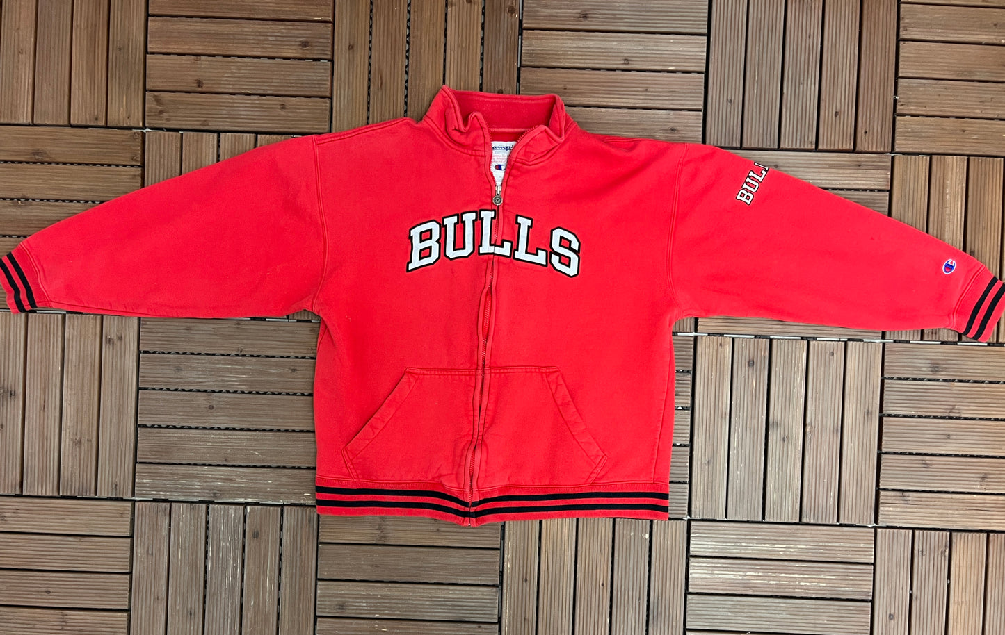 Chicago Bulls Stitched Graphic Sweater | Size X-Large | Vintage 2000s NBA Basketball Full Zip Red Sweatshirt |