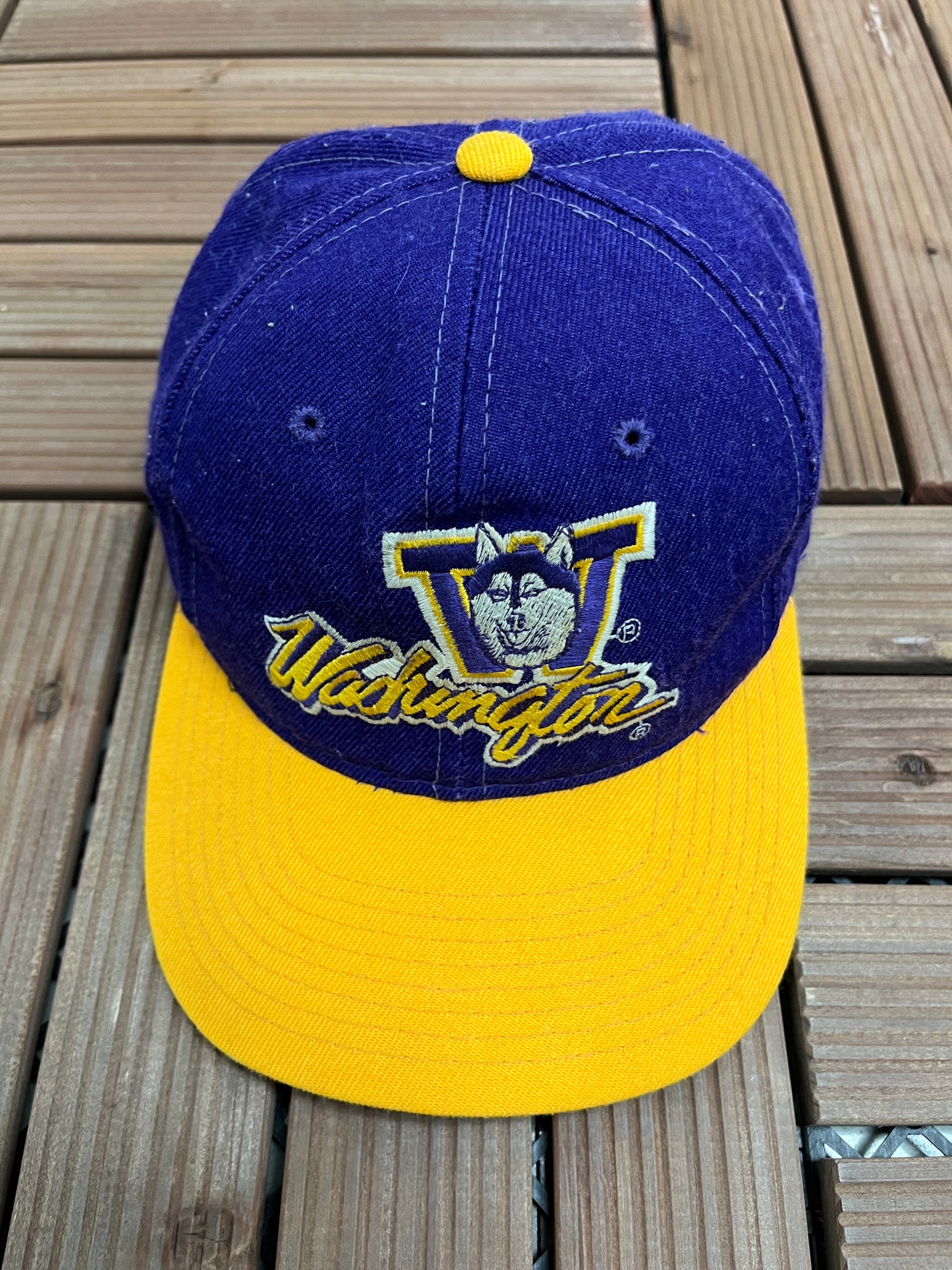 Washington Huskies Embroidered Graphic Hat | Snap Back | Vintage 1990s College Purple Cap |