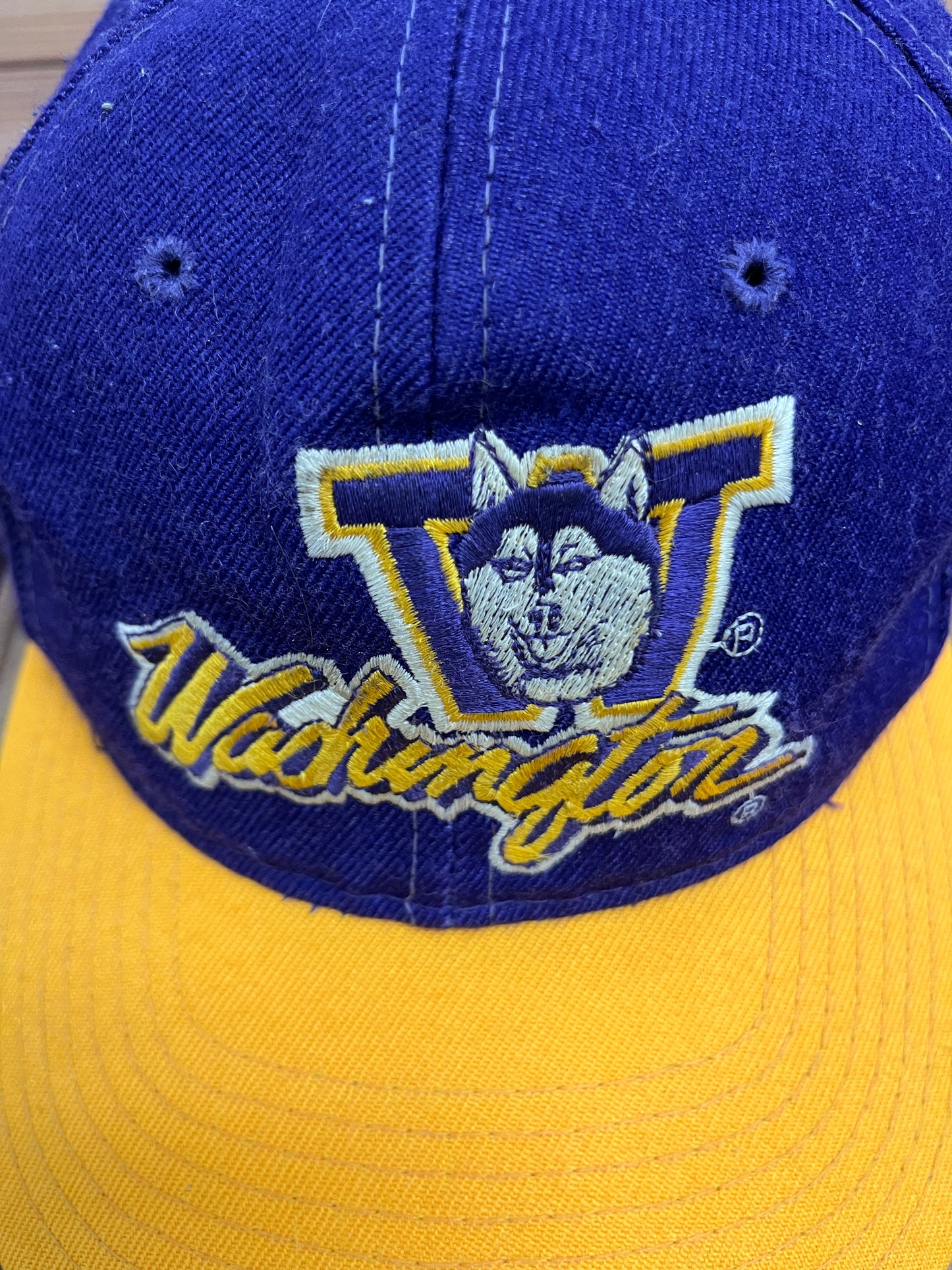 Washington Huskies Embroidered Graphic Hat | Snap Back | Vintage 1990s College Purple Cap |