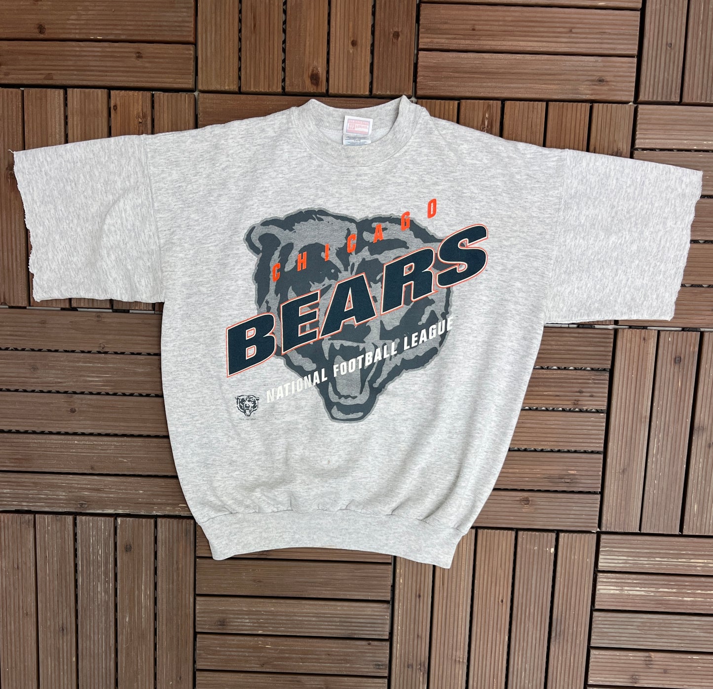 Chicago Bears Graphic Crewneck Tee | Size Large | Vintage 1990s NFL Football Grey Sweater |