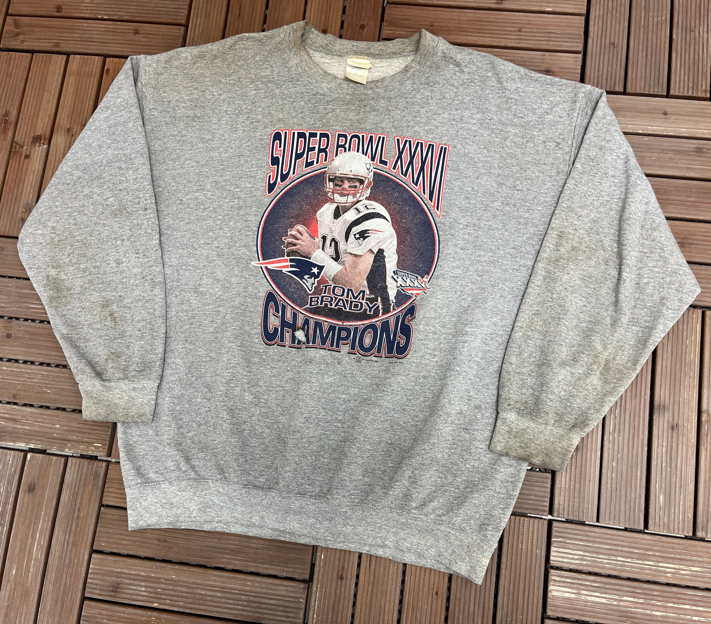 New England Patriots Super Bowl XXXVI Graphic Crewneck | Size X-Large | Vintage 2000s NFL Football Grey Sweater |