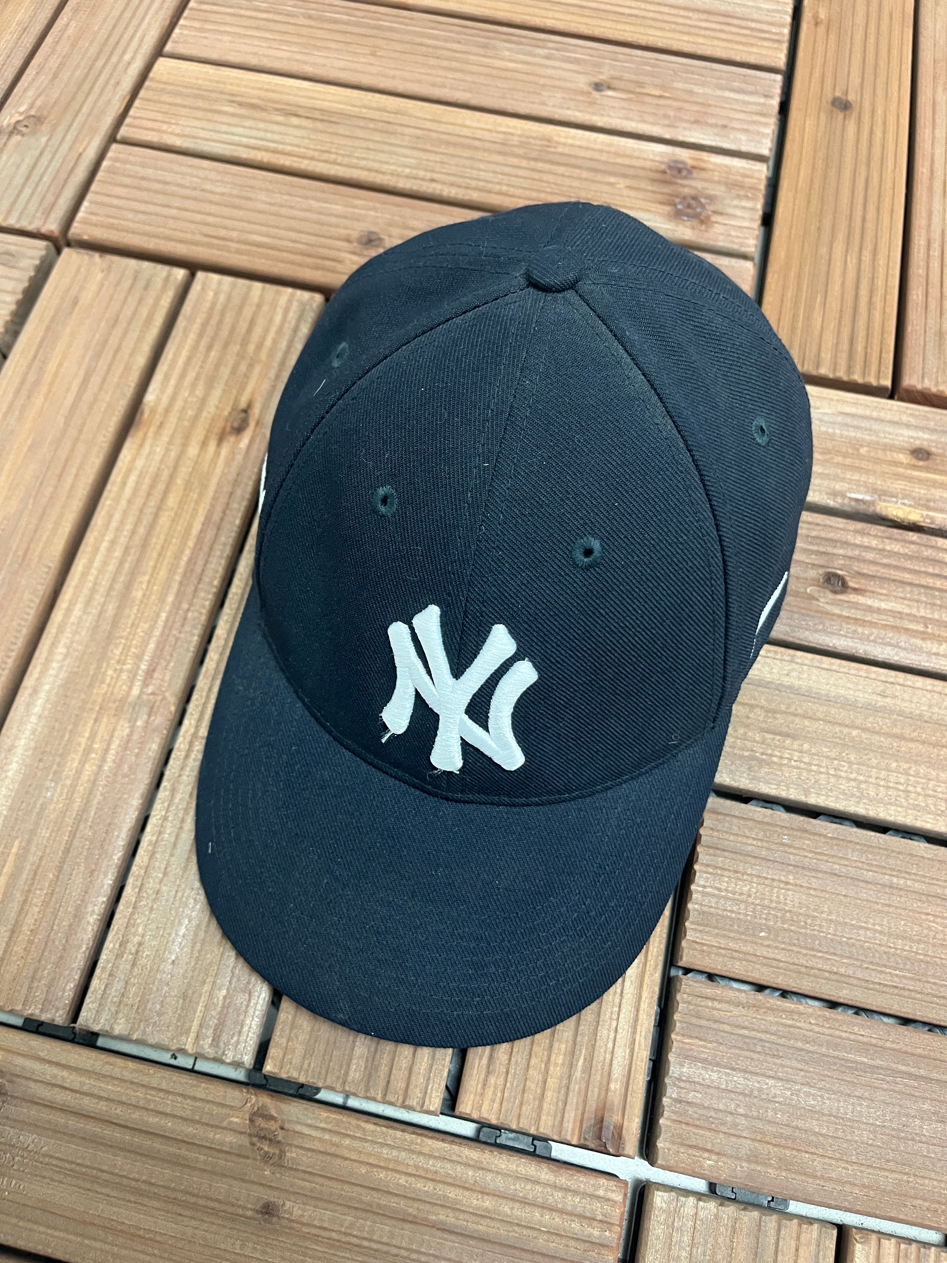 New York Yankees Nike Embroidered Graphic Hat | Adjustable With Strap Back  | Vintage 2000s MLB Baseball Blue Cap | Free Shipping to USA |